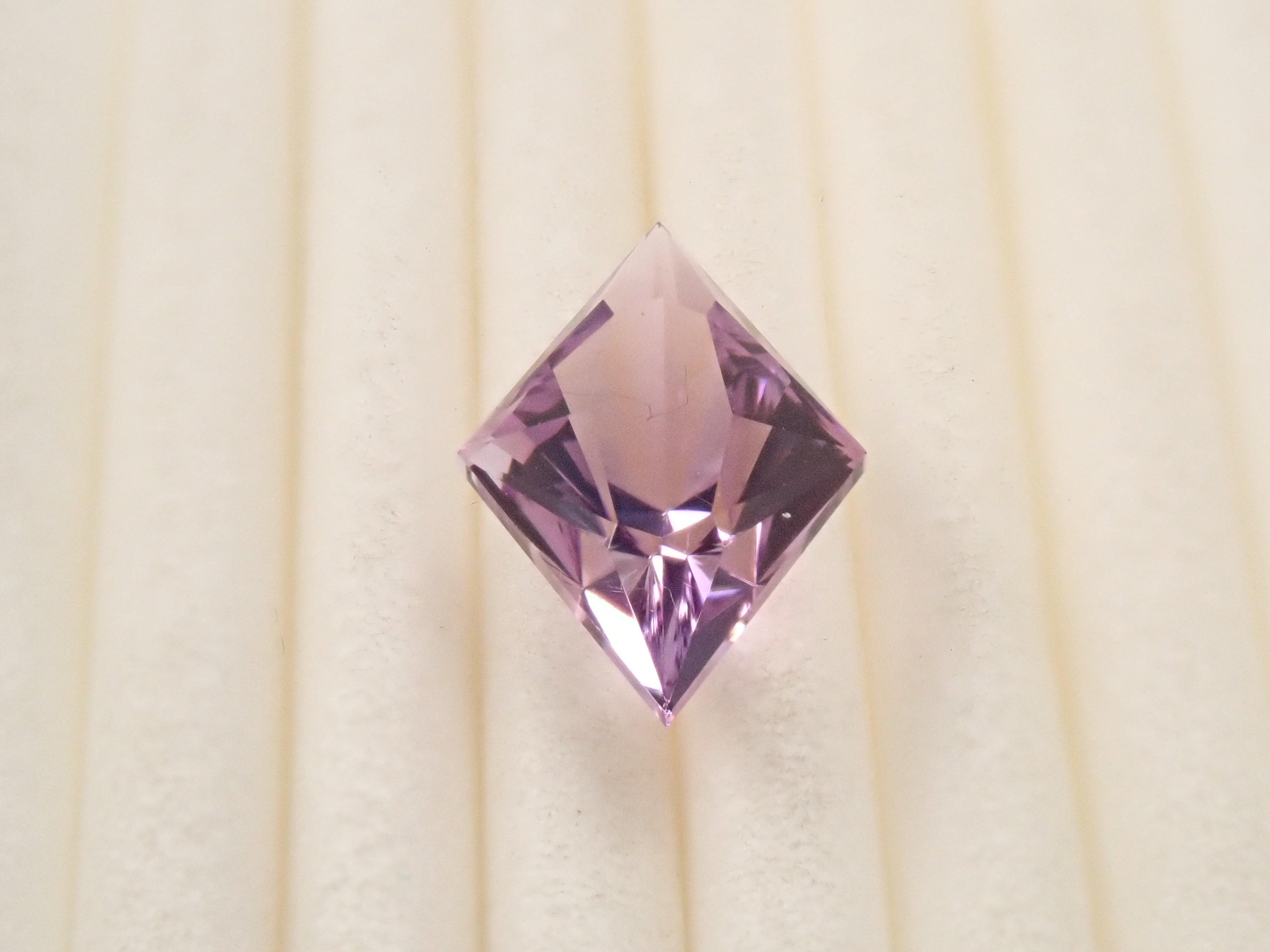 【12562115掲載】ピンクアメジスト 2.545ctルース