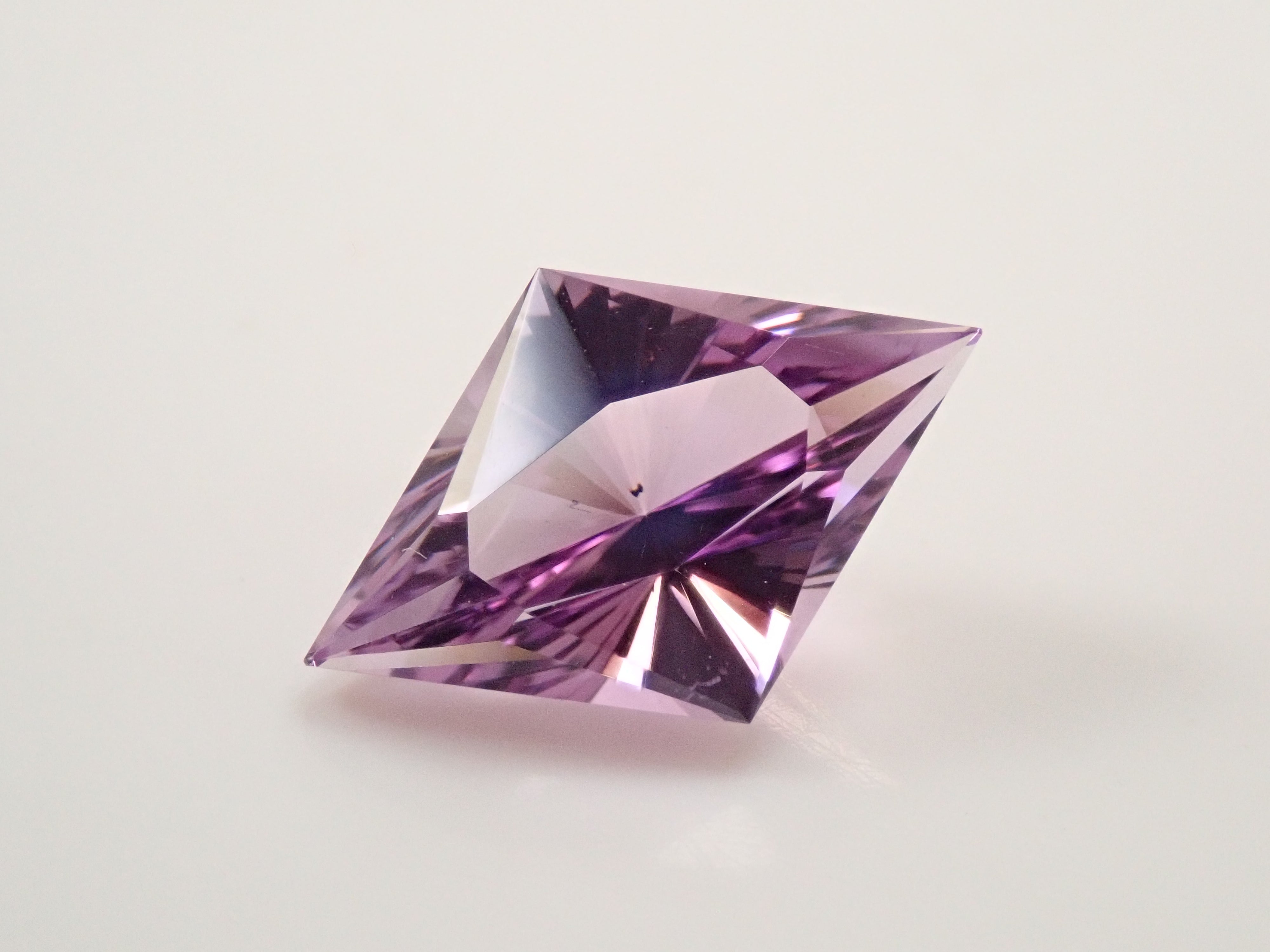 【12562115掲載】ピンクアメジスト 2.545ctルース