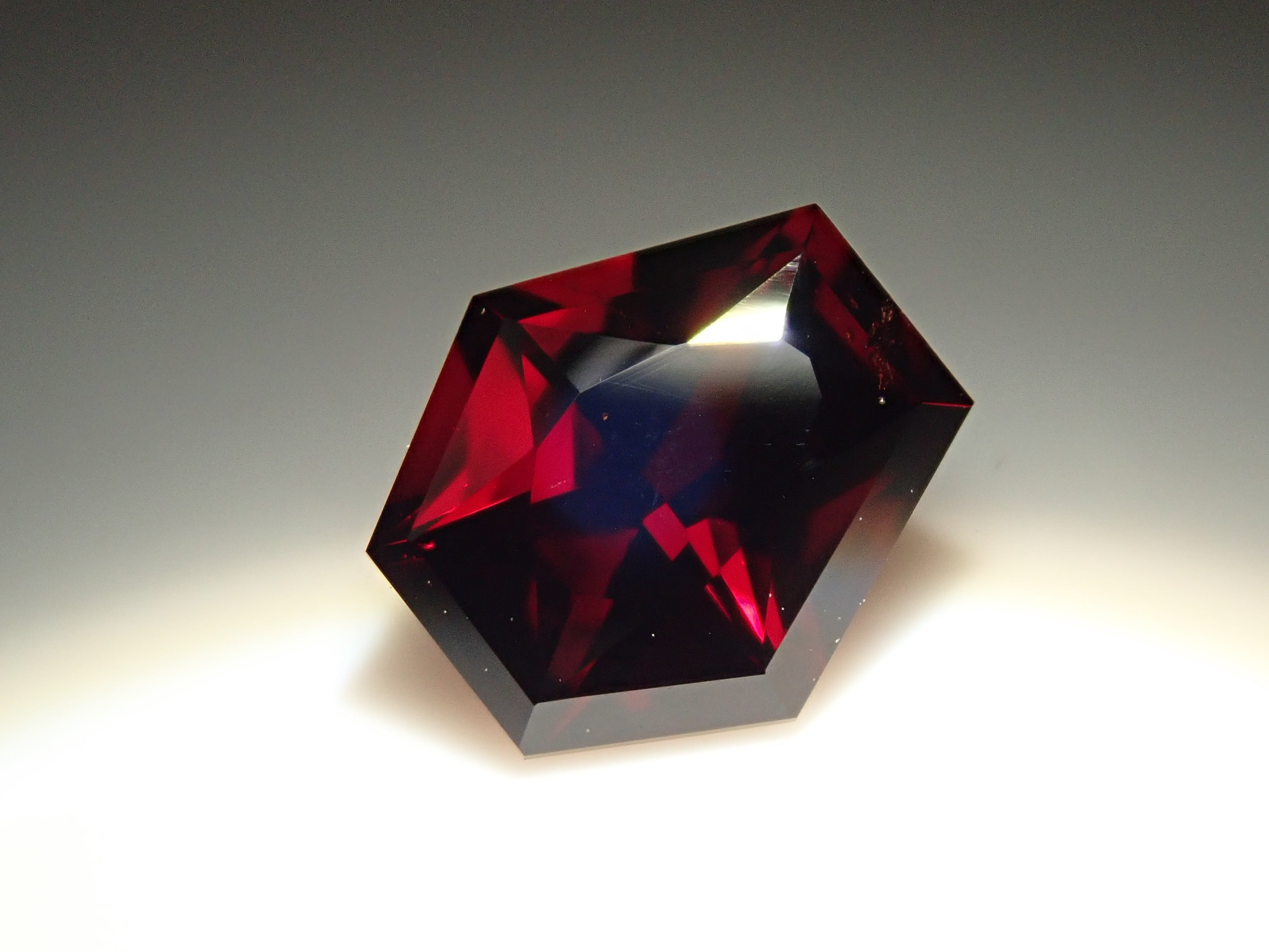 【12562117掲載】アルマンディンガーネット 1.363ctルース