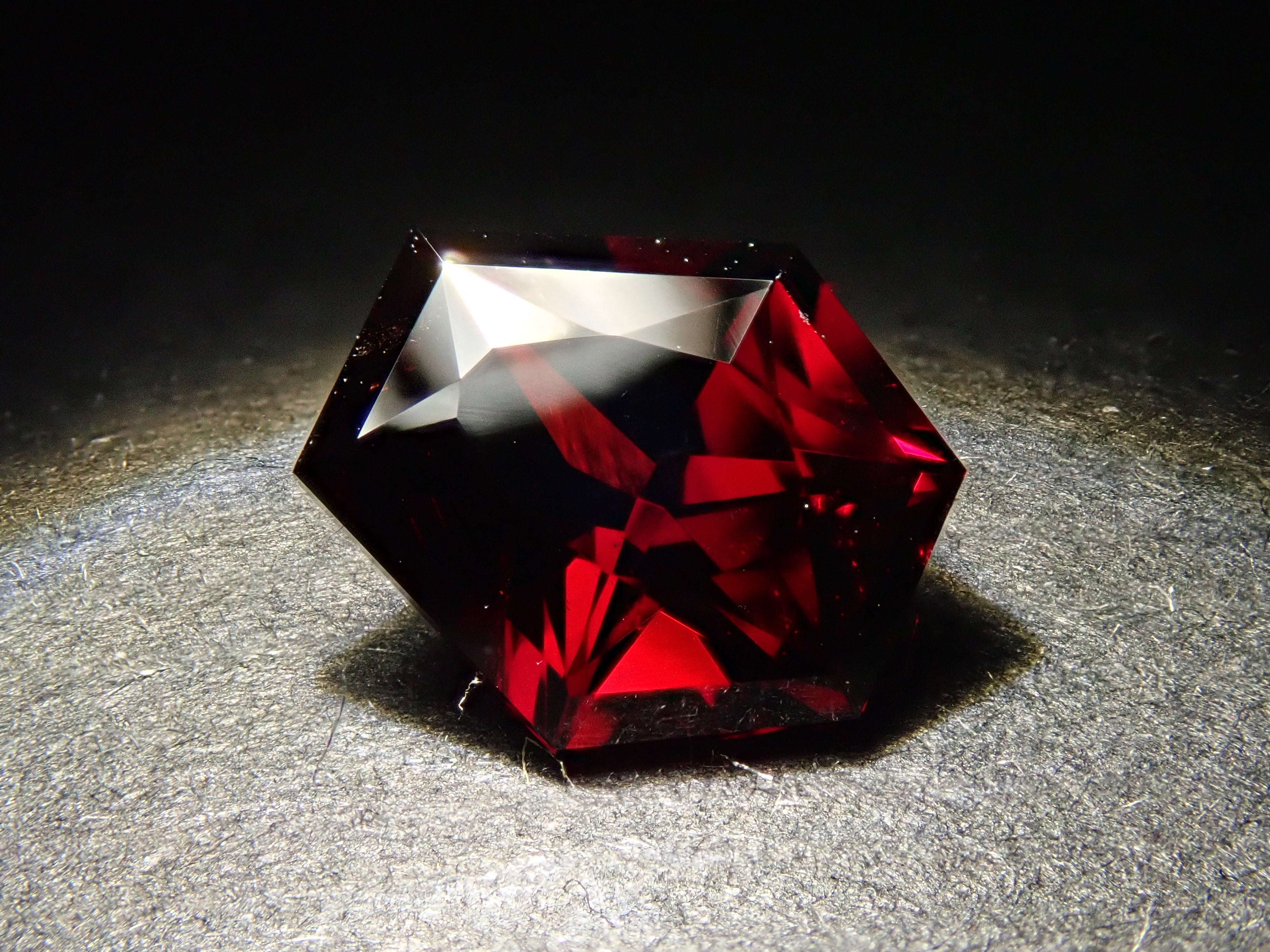 【12562117掲載】アルマンディンガーネット 1.363ctルース