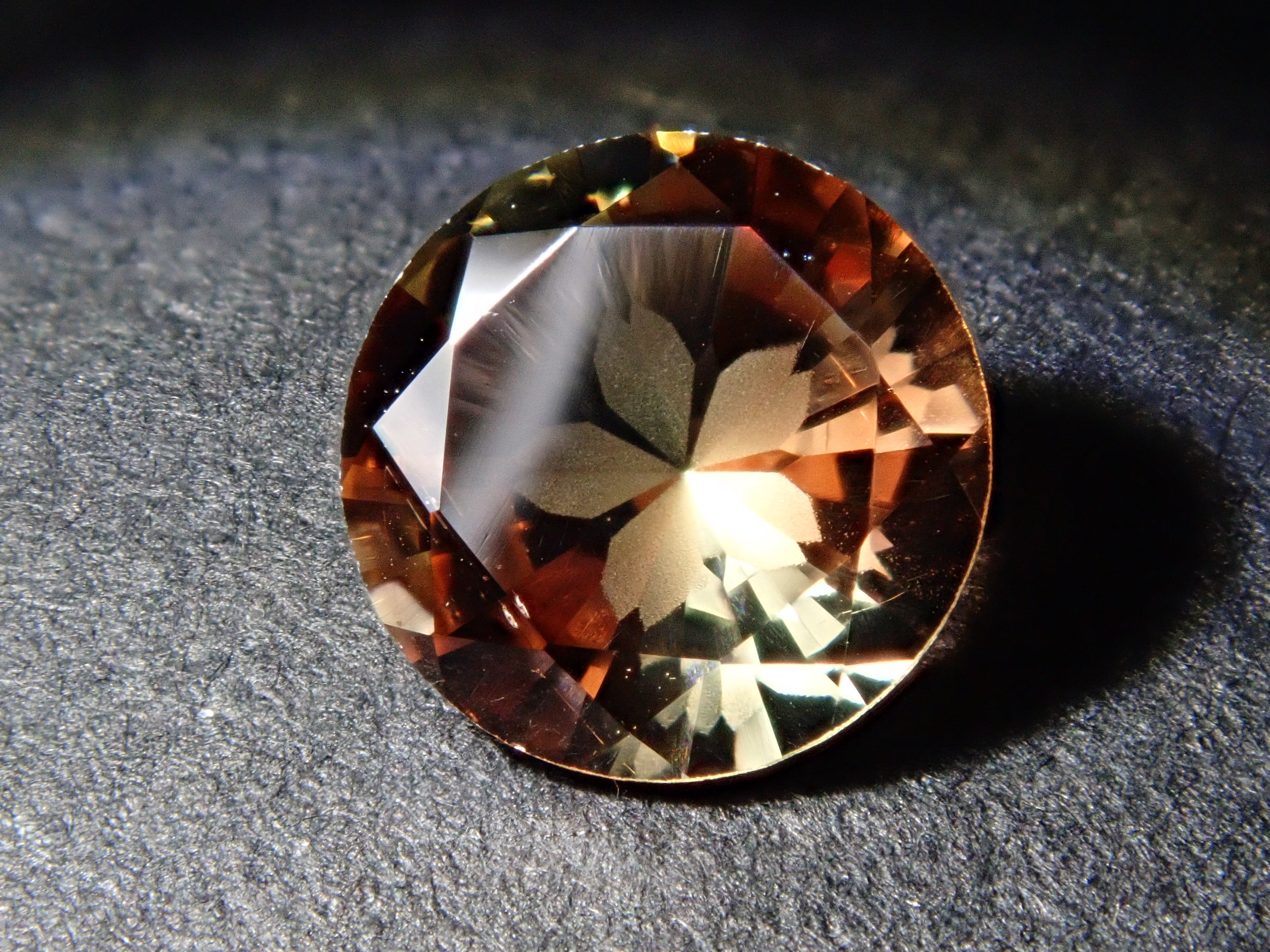 【さくらインカット】スペイン産アンダリュサイト 6.0mm/0.700ct《コラボ》ルース