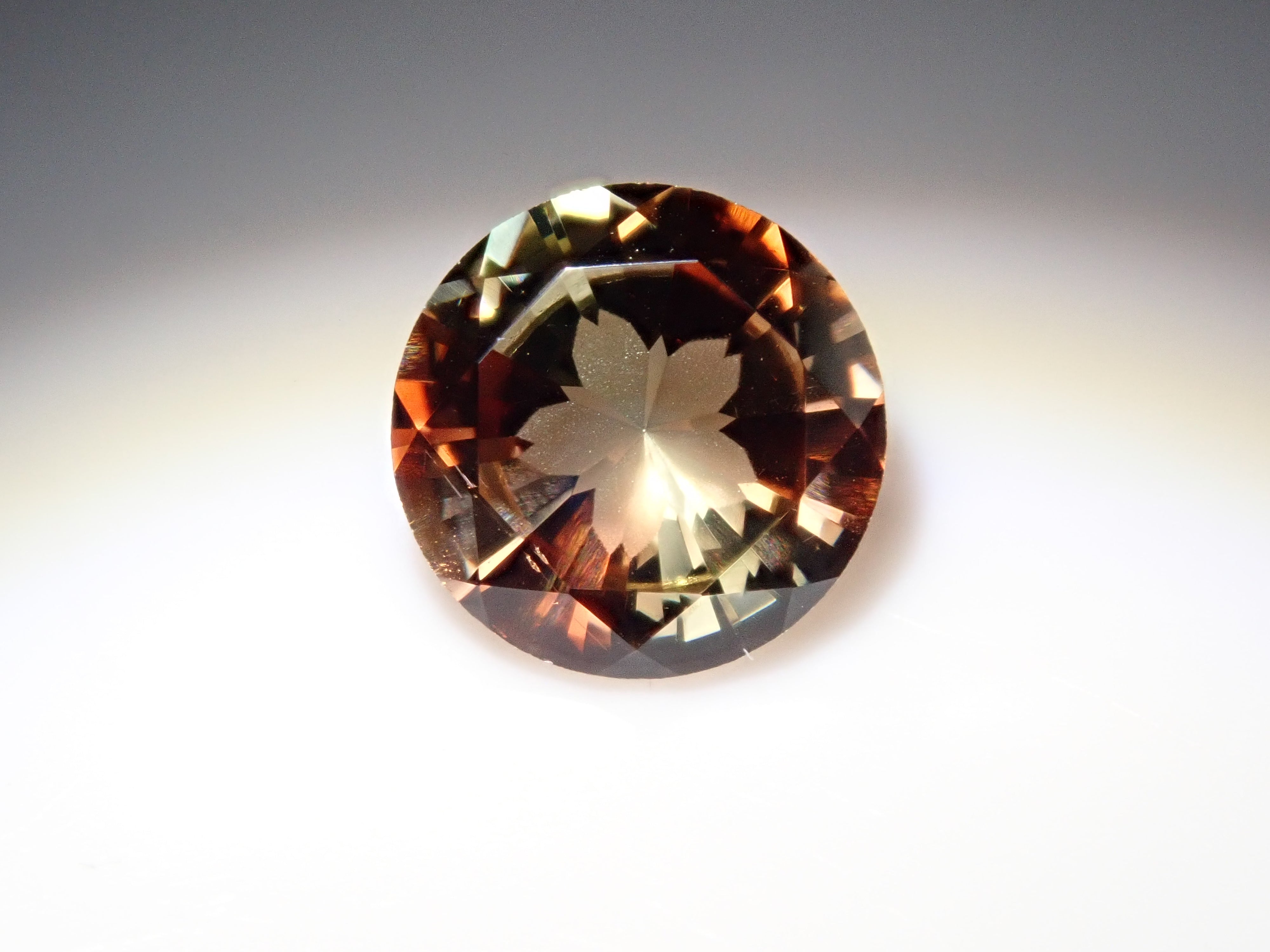 【さくらインカット】スペイン産アンダリュサイト 6.0mm/0.700ct《コラボ》ルース