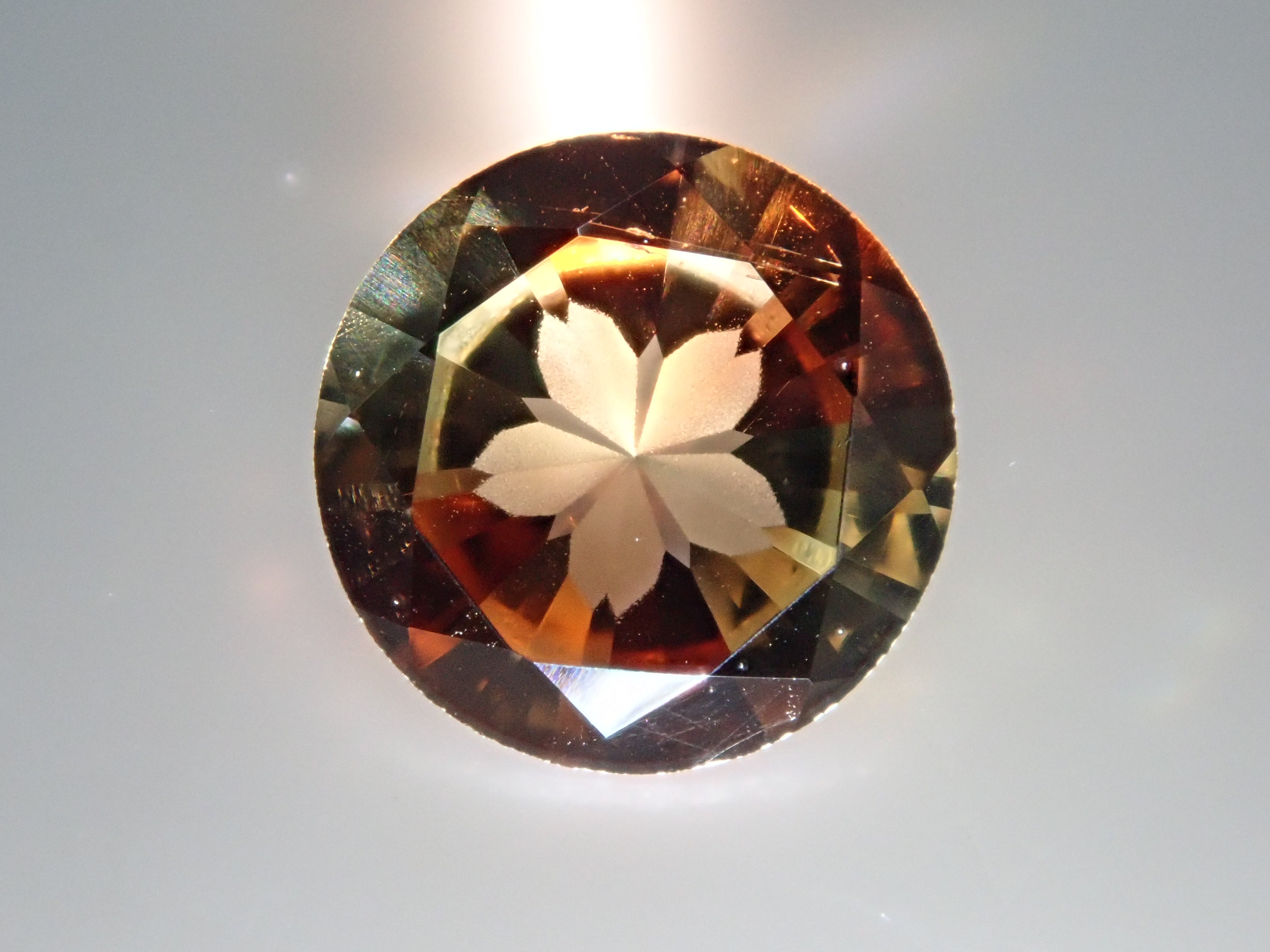 【さくらインカット】スペイン産アンダリュサイト 6.0mm/0.700ct《コラボ》ルース