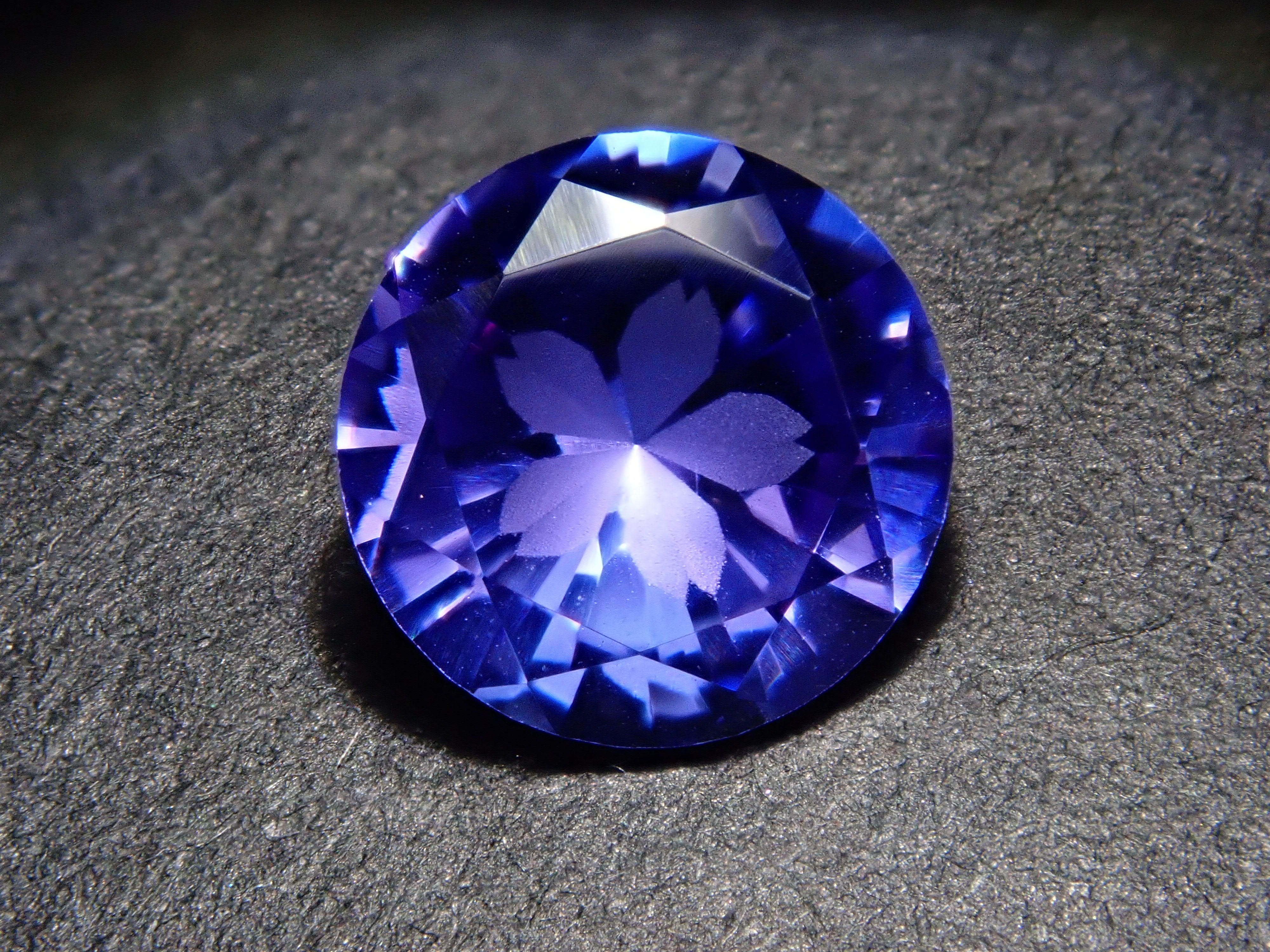 【さくらインカット】タンザニア産タンザナイト 6.0mm/0.745ct《コラボ》ルース