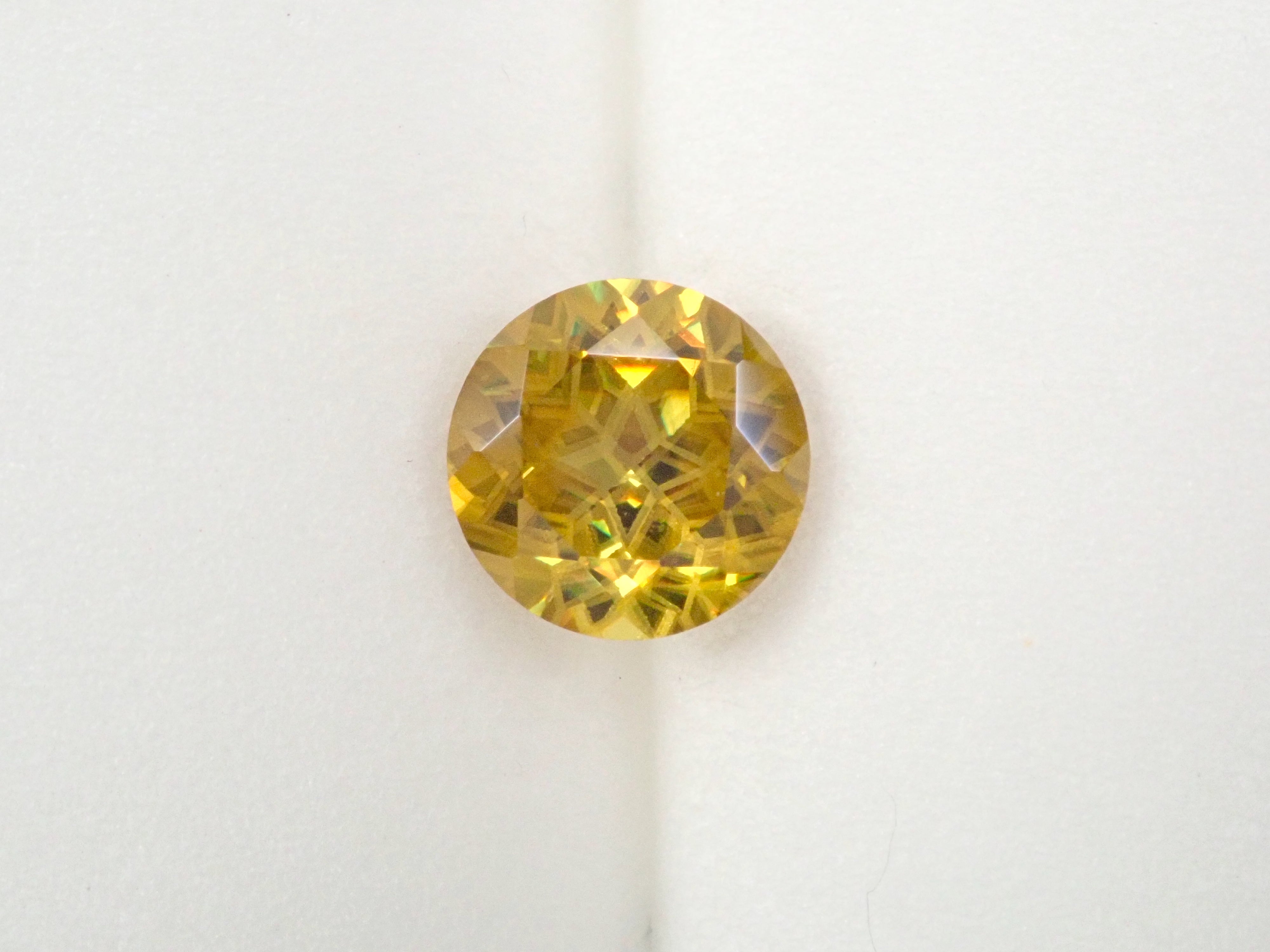 【ダンデライオンカット】スフェーン 7.0mm/1.412ct《コラボ》ルース