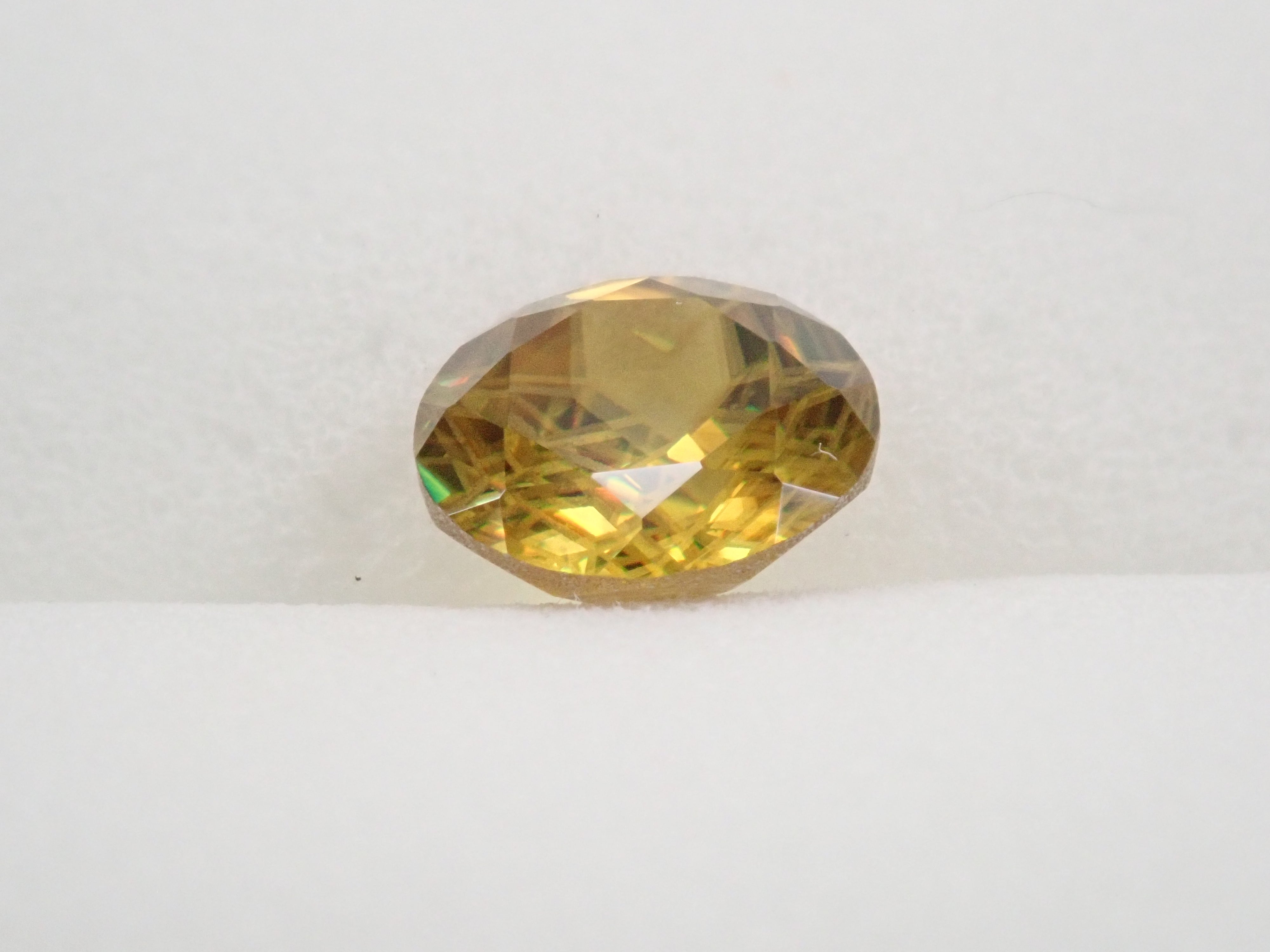 【ダンデライオンカット】スフェーン 7.0mm/1.412ct《コラボ》ルース