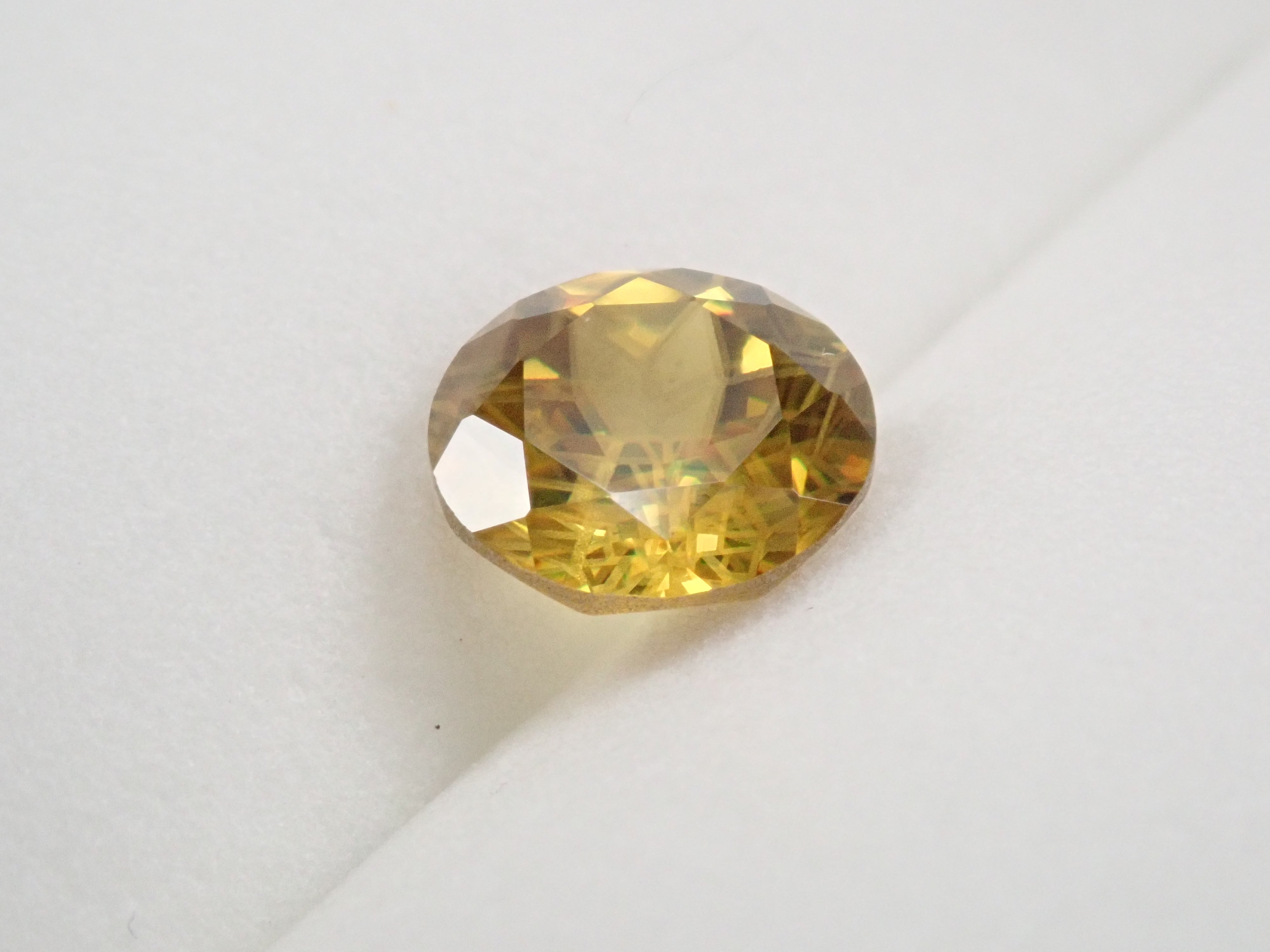 【ダンデライオンカット】スフェーン 7.0mm/1.412ct《コラボ》ルース
