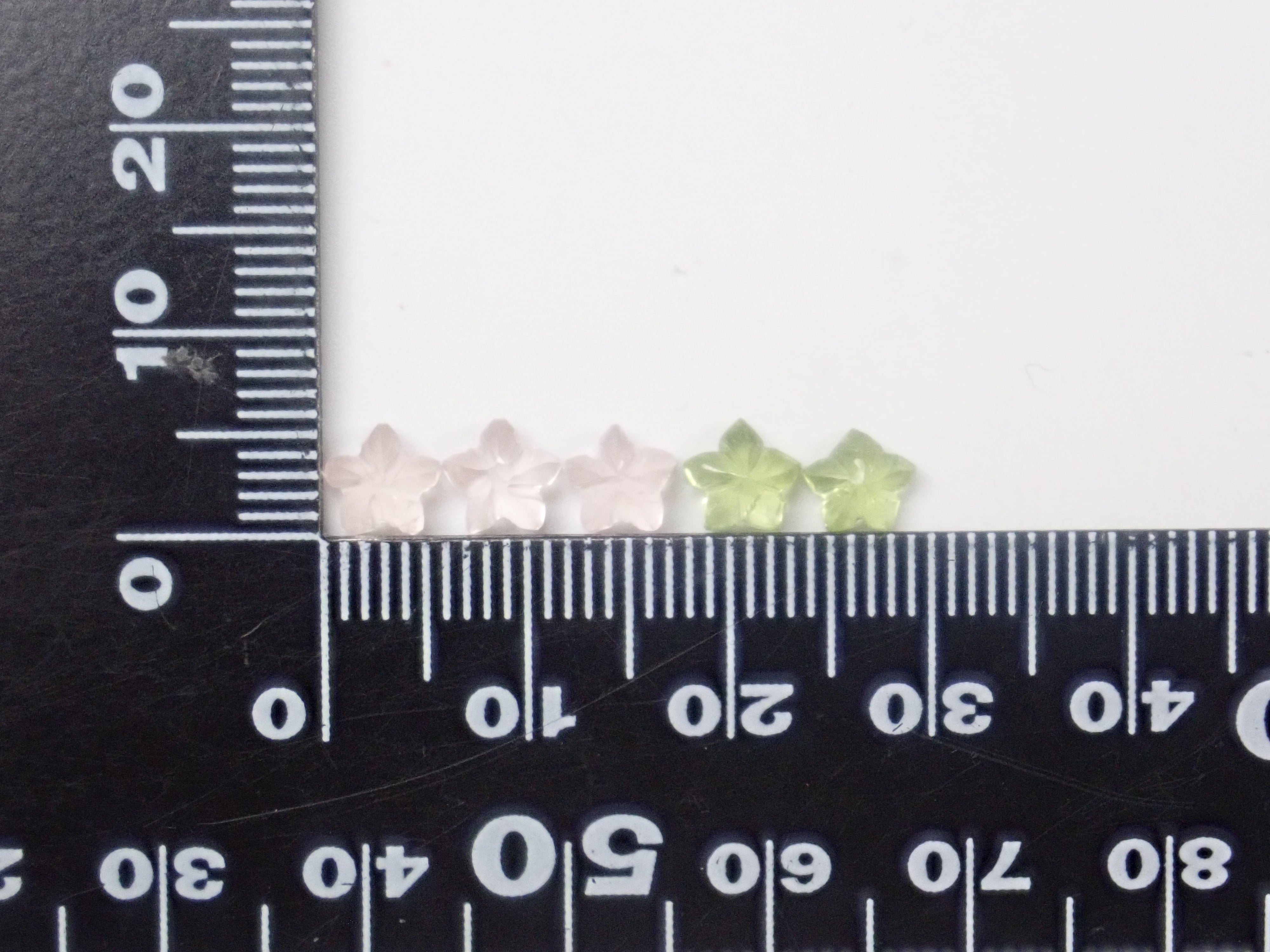 【3/28 22時販売】《限定10石》プルメリアカットのカービング(ペリドット、ブルートパーズ、シトリン、ローズクォーツ) 1石《複数購入割引有》