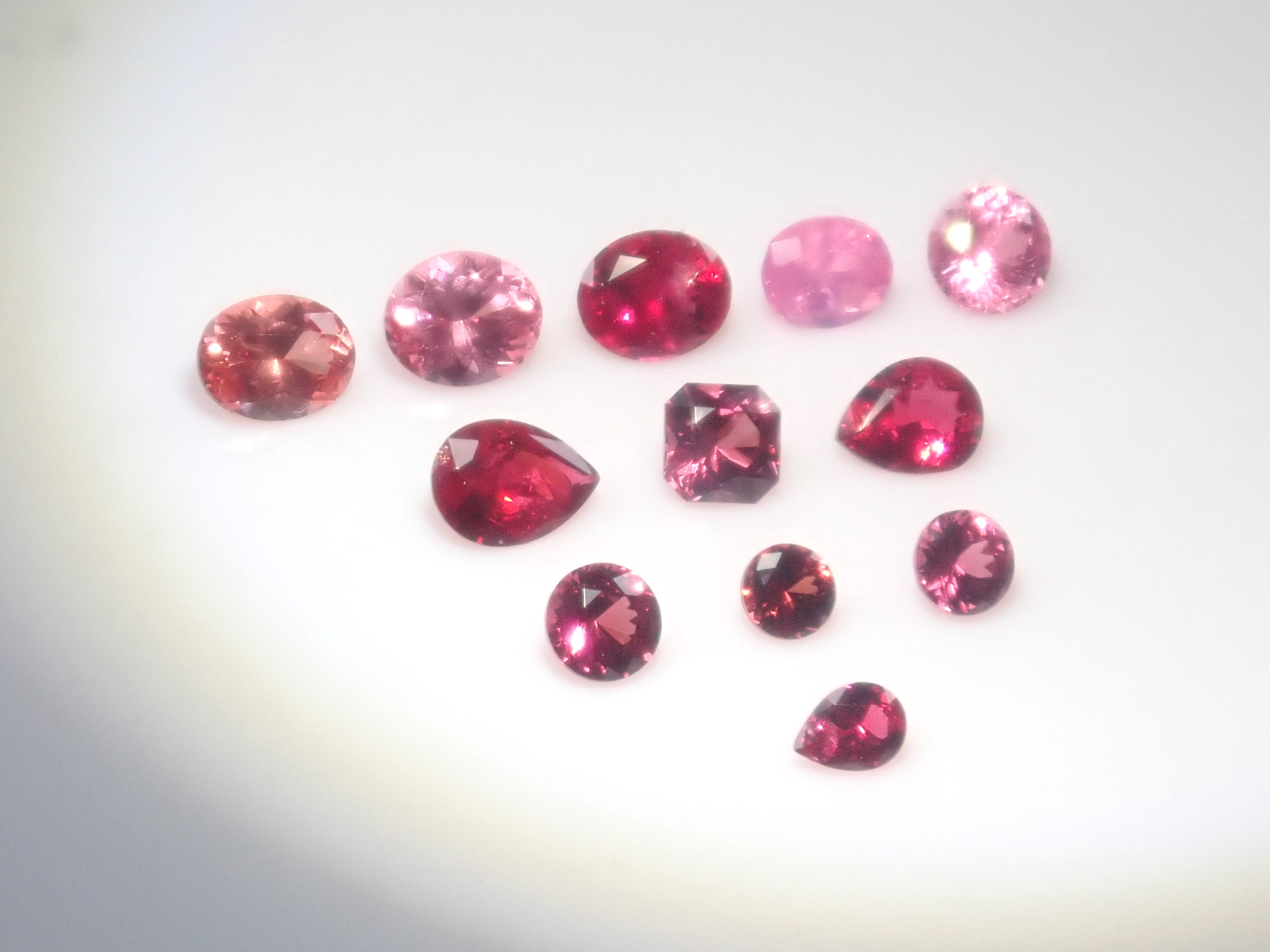 【3/29 22時販売】サンジェ氏カットのスピネル(シルキーピンク、ホットピンク、レッドスピネル、パパラチアカラーなど)1石ルース《複数購入割引有》