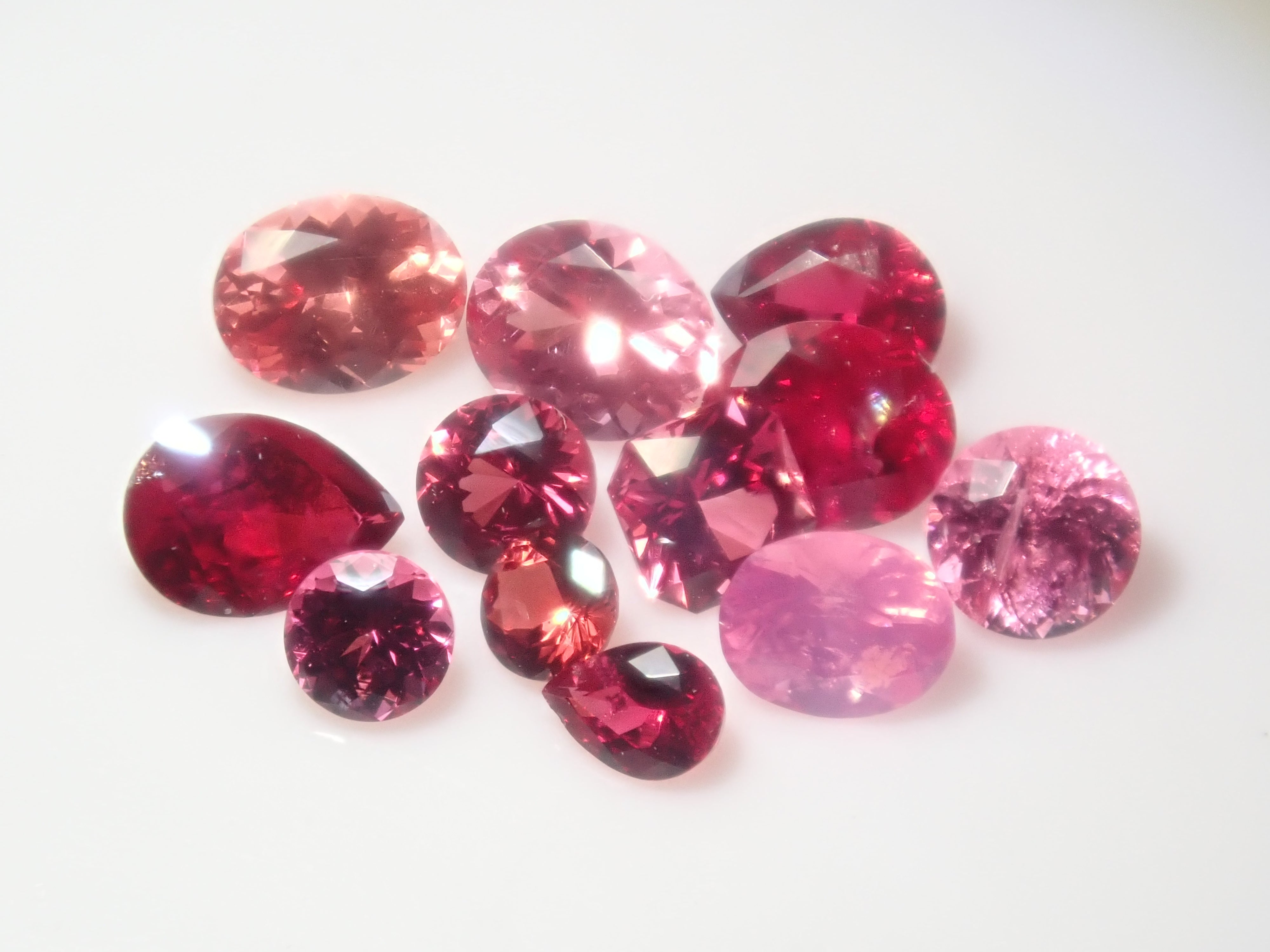 【3/29 22時販売】サンジェ氏カットのスピネル(シルキーピンク、ホットピンク、レッドスピネル、パパラチアカラーなど)1石ルース《複数購入割引有》