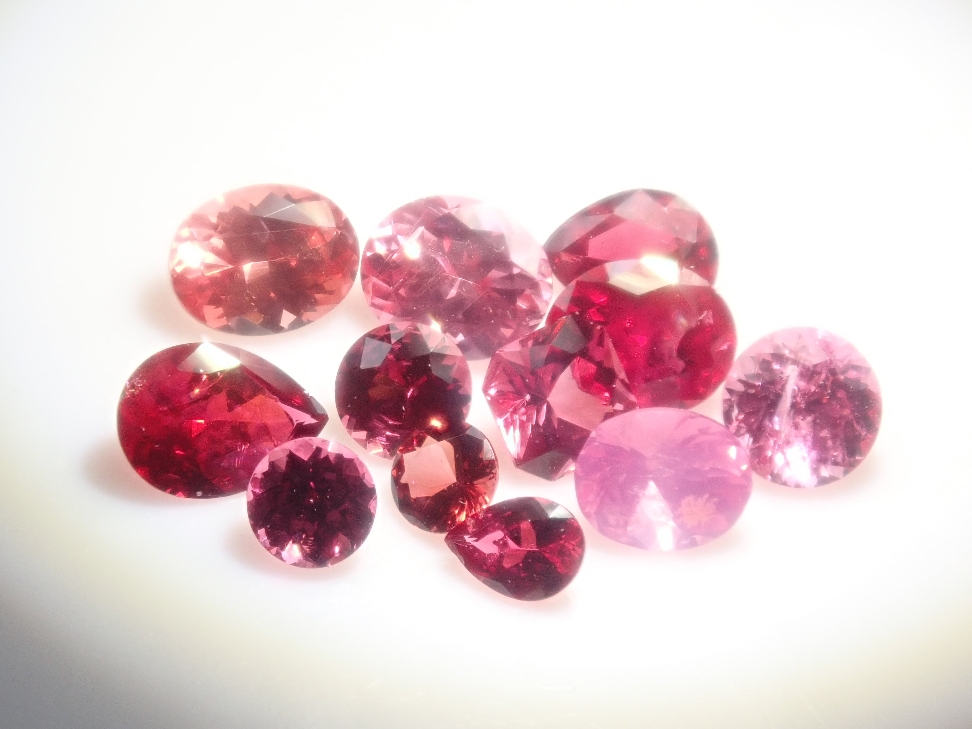 【3/29 22時販売】サンジェ氏カットのスピネル(シルキーピンク、ホットピンク、レッドスピネル、パパラチアカラーなど)1石ルース《複数購入割引有》