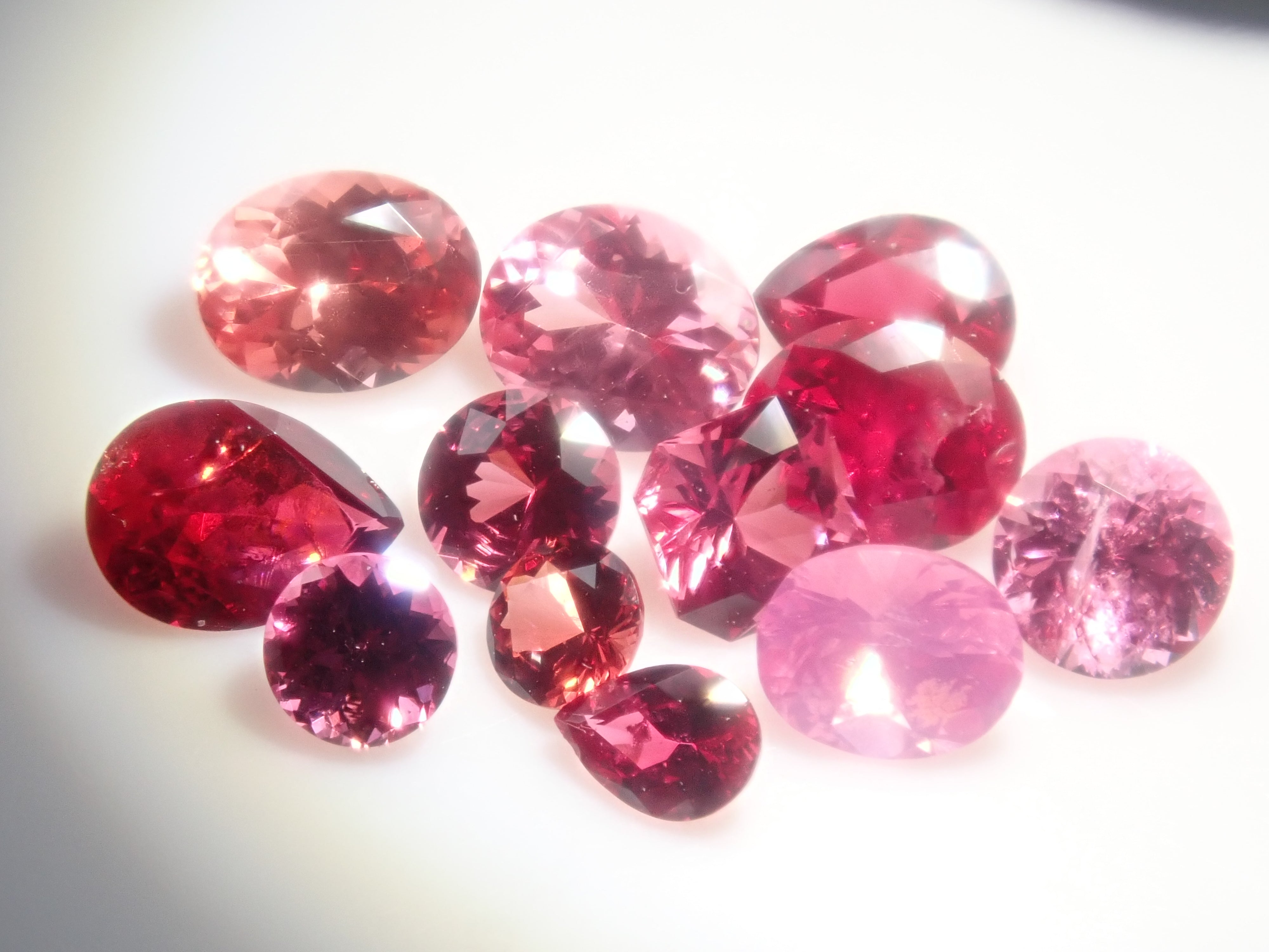【3/29 22時販売】サンジェ氏カットのスピネル(シルキーピンク、ホットピンク、レッドスピネル、パパラチアカラーなど)1石ルース《複数購入割引有》