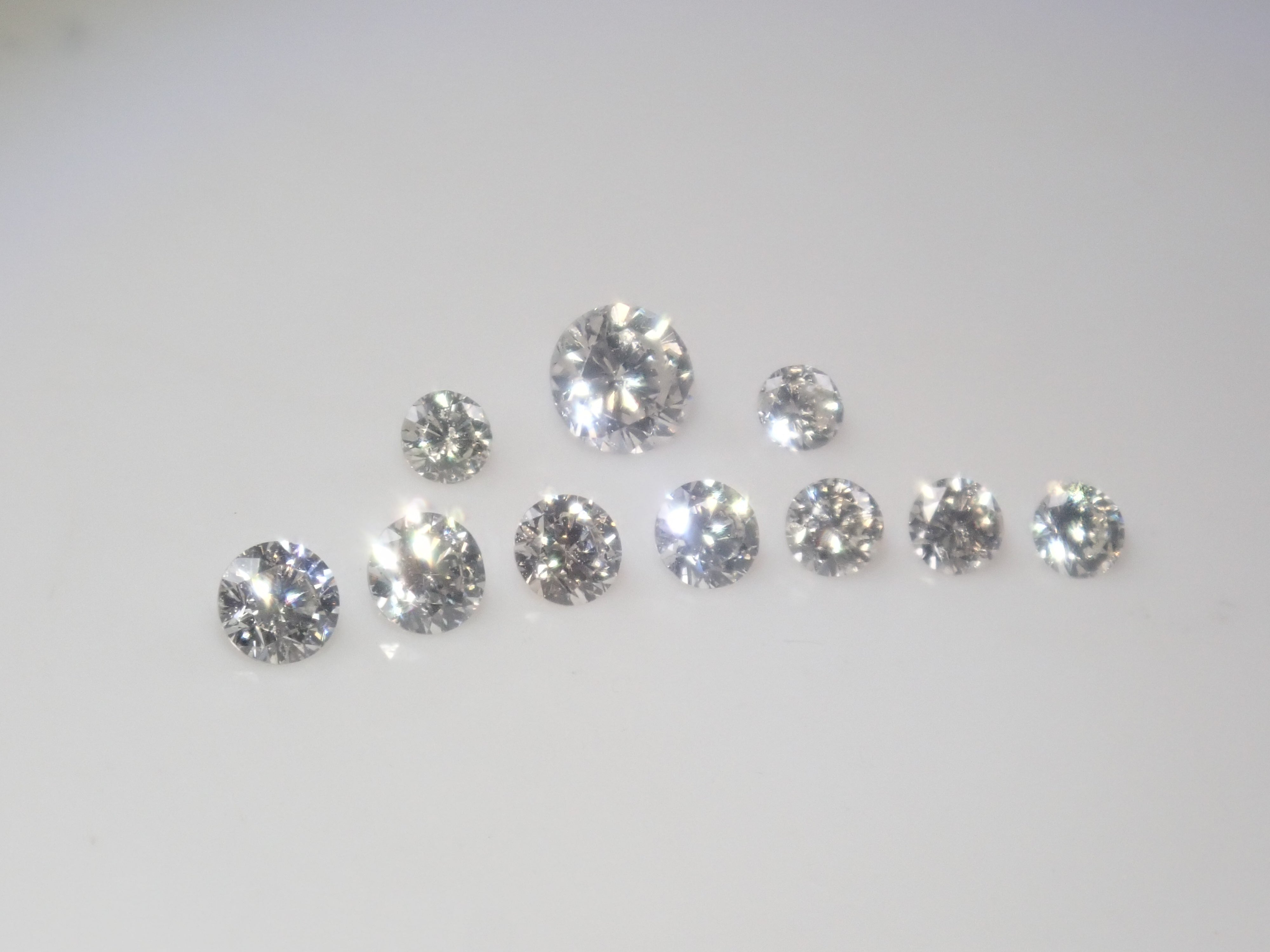 含一般售價35,800日圓,附中央寶石研究所鑑定書(F/VVS-2/EXCELLENT/H&C)的鑽石扭蛋一顆《多件購買享折扣》