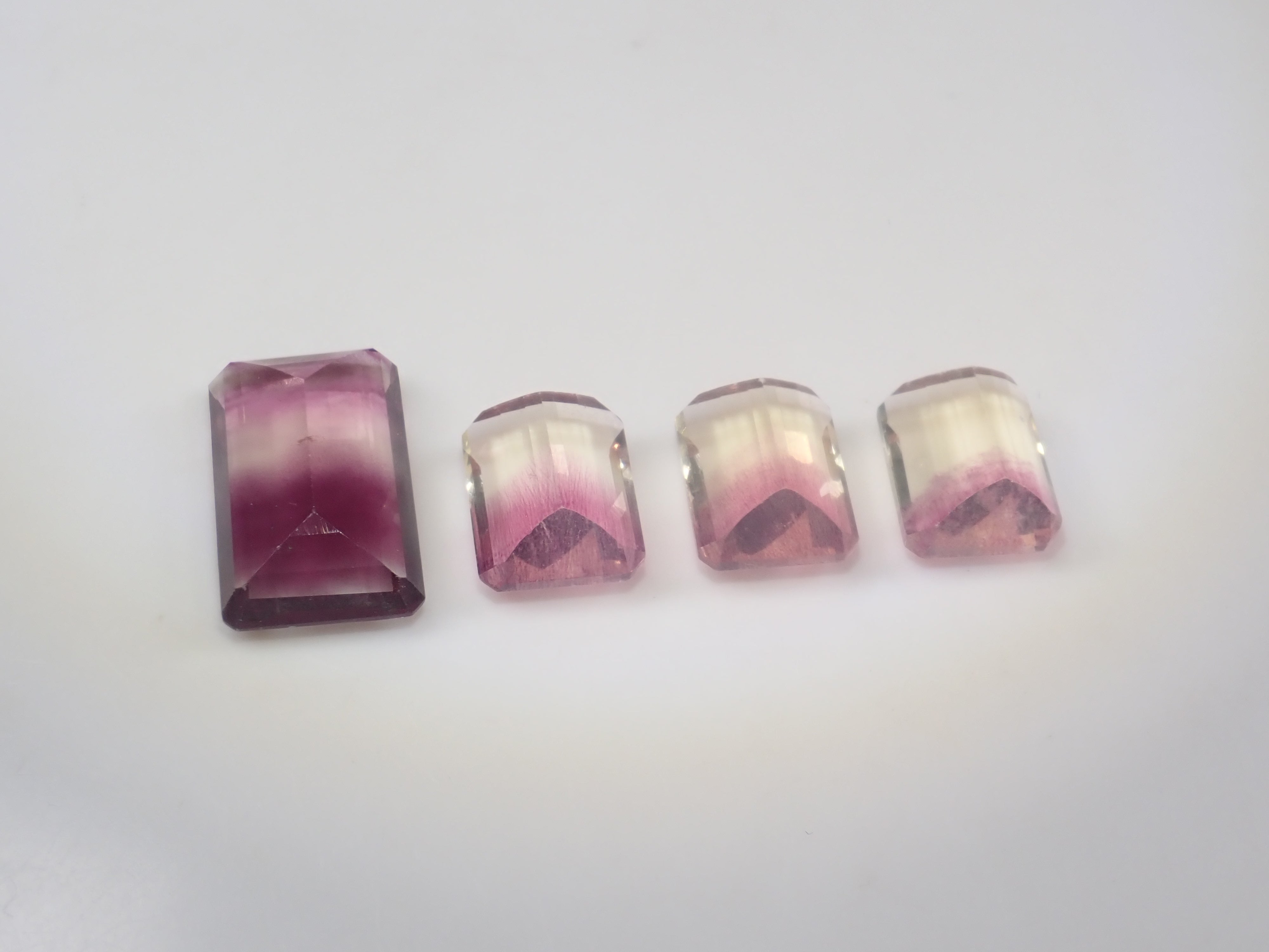 《Limited to 15 Stones》Fluorite Gacha including 2 Koshu-Kiseki-Kiriko stones (normally 49,800 yen) with 1 CC fluorite stone as a bonus《Multiple Purchase Discount Available》