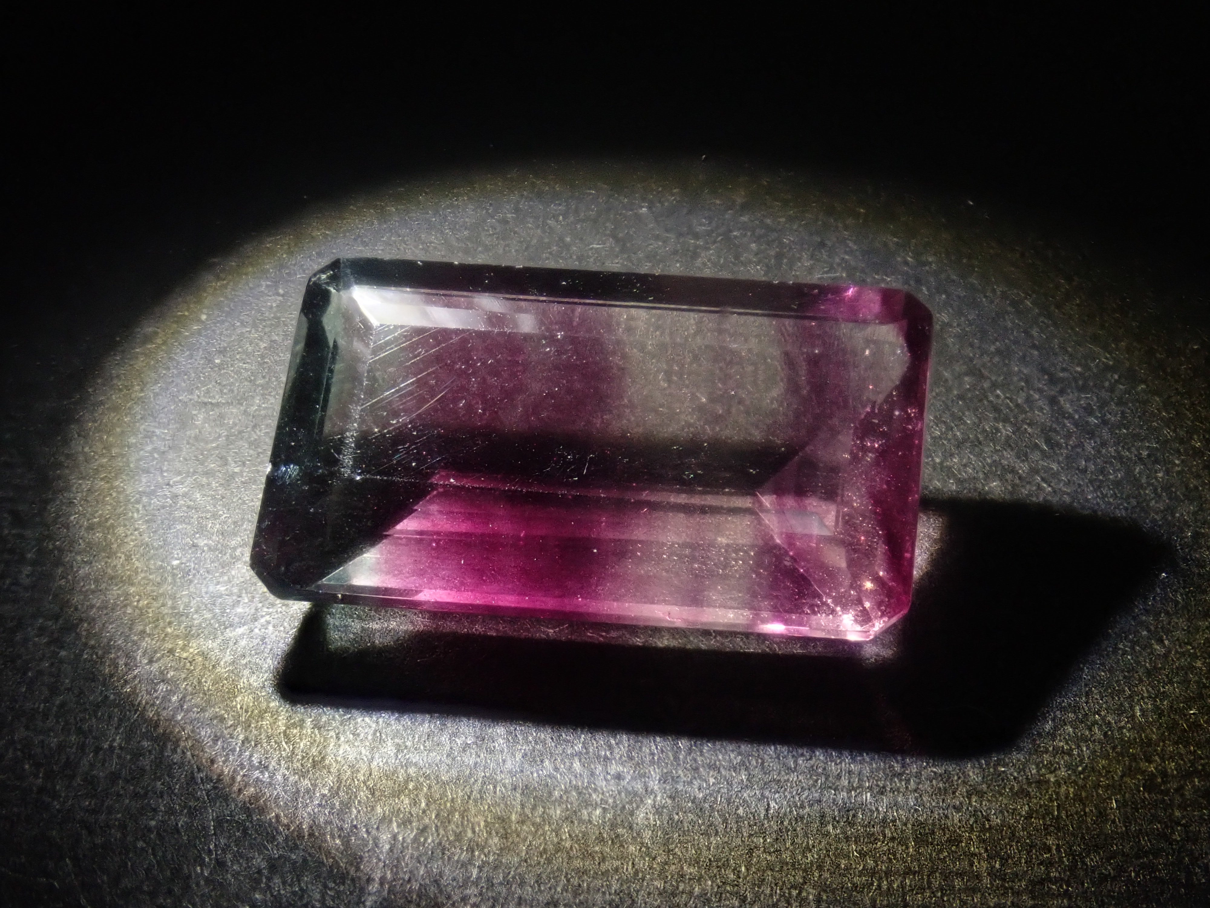 《Limited to 15 Stones》Fluorite Gacha including 2 Koshu-Kiseki-Kiriko stones (normally 49,800 yen) with 1 CC fluorite stone as a bonus《Multiple Purchase Discount Available》