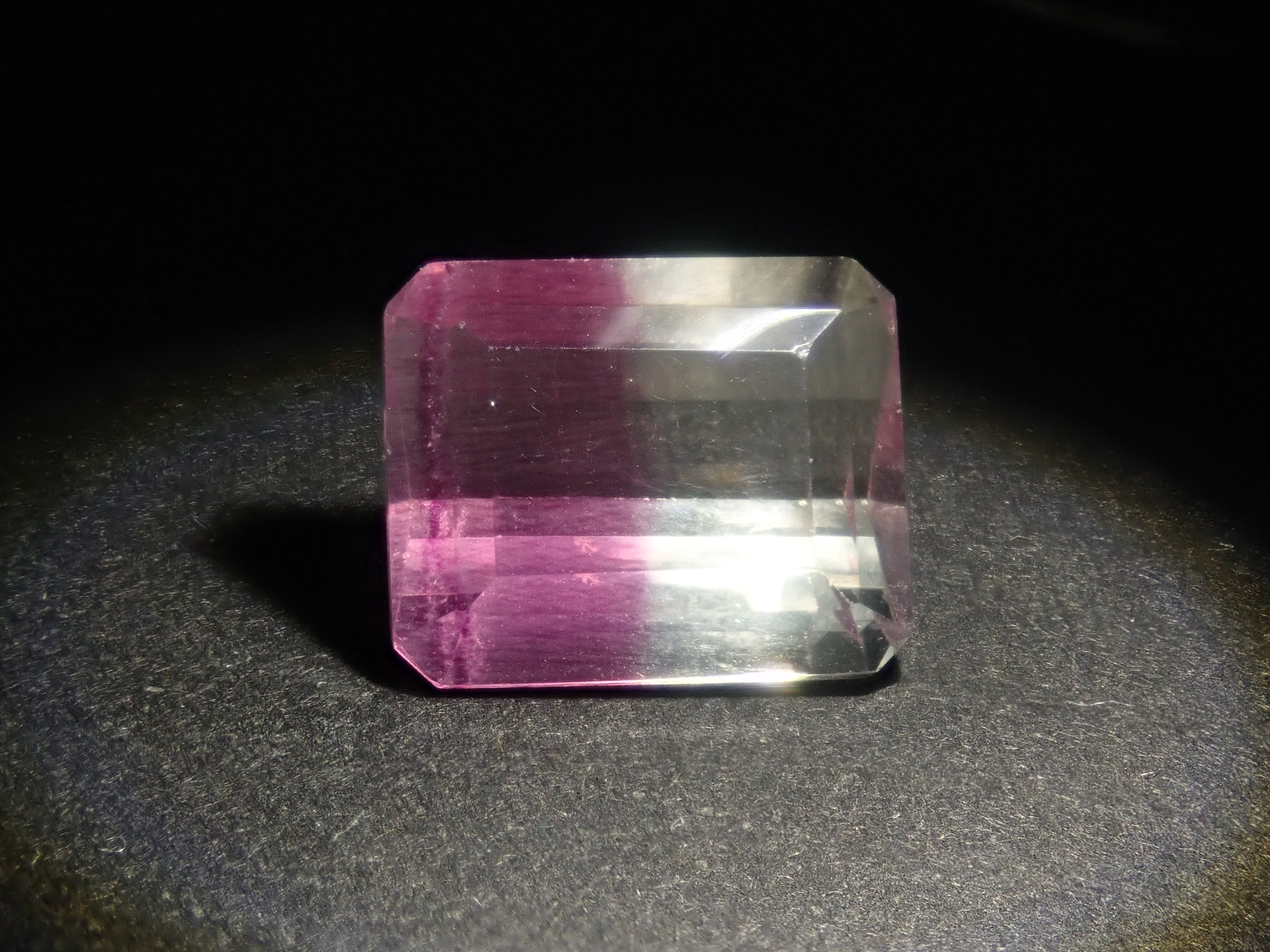 《Limited to 15 Stones》Fluorite Gacha including 2 Koshu-Kiseki-Kiriko stones (normally 49,800 yen) with 1 CC fluorite stone as a bonus《Multiple Purchase Discount Available》