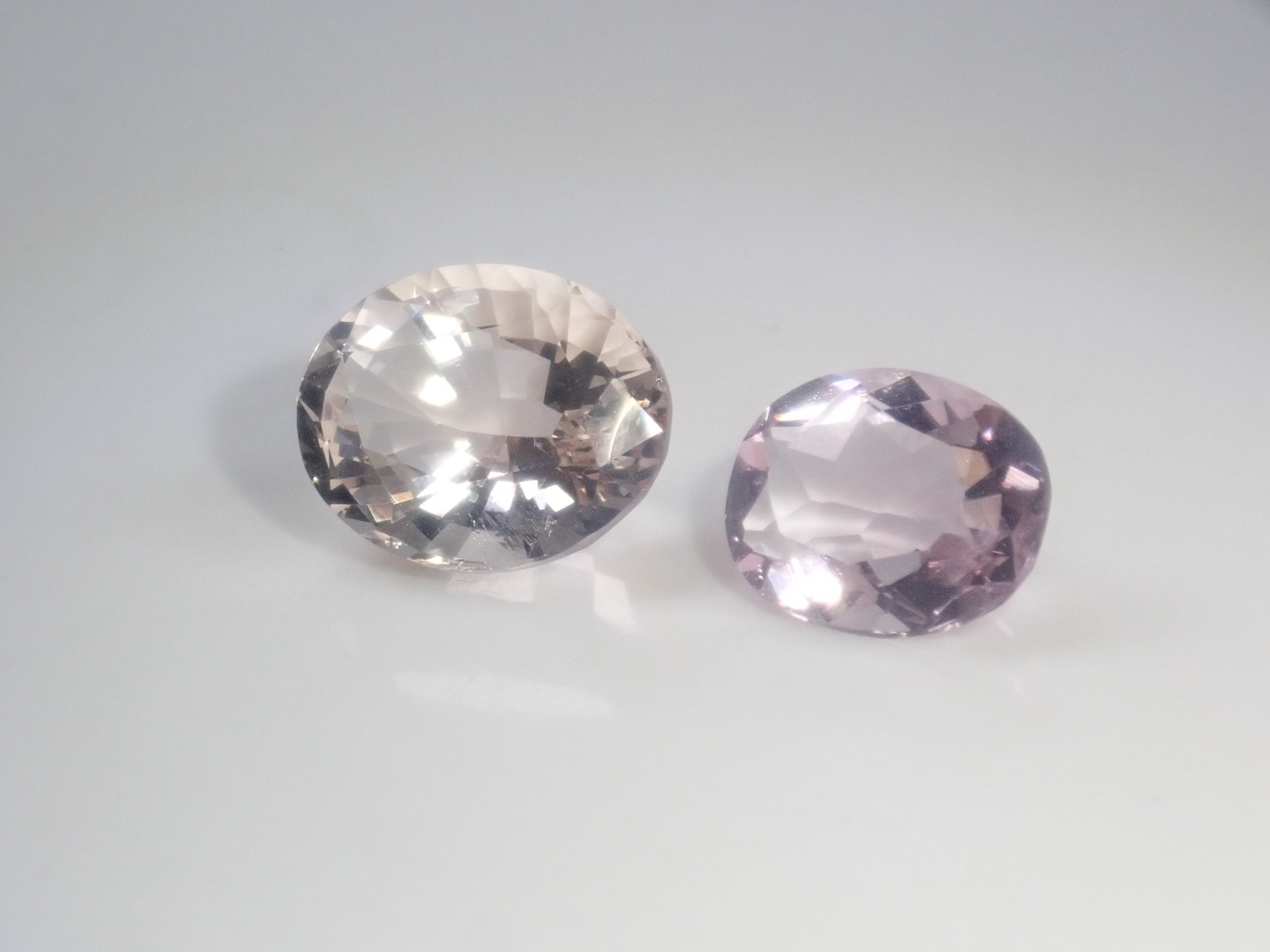 《Limited to 15 Stones》Fluorite Gacha including 2 Koshu-Kiseki-Kiriko stones (normally 49,800 yen) with 1 CC fluorite stone as a bonus《Multiple Purchase Discount Available》