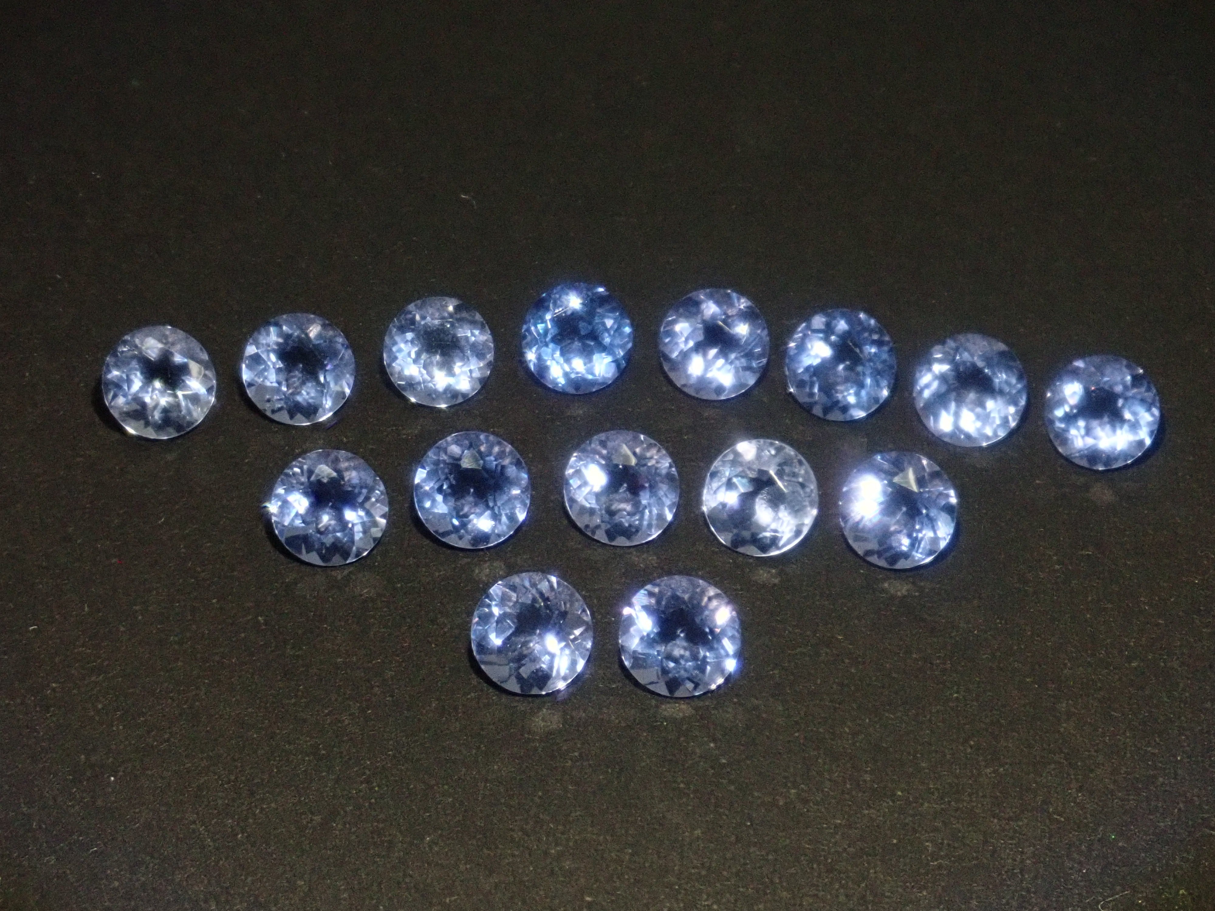 《Limited to 15 Stones》Fluorite Gacha including 2 Koshu-Kiseki-Kiriko stones (normally 49,800 yen) with 1 CC fluorite stone as a bonus《Multiple Purchase Discount Available》