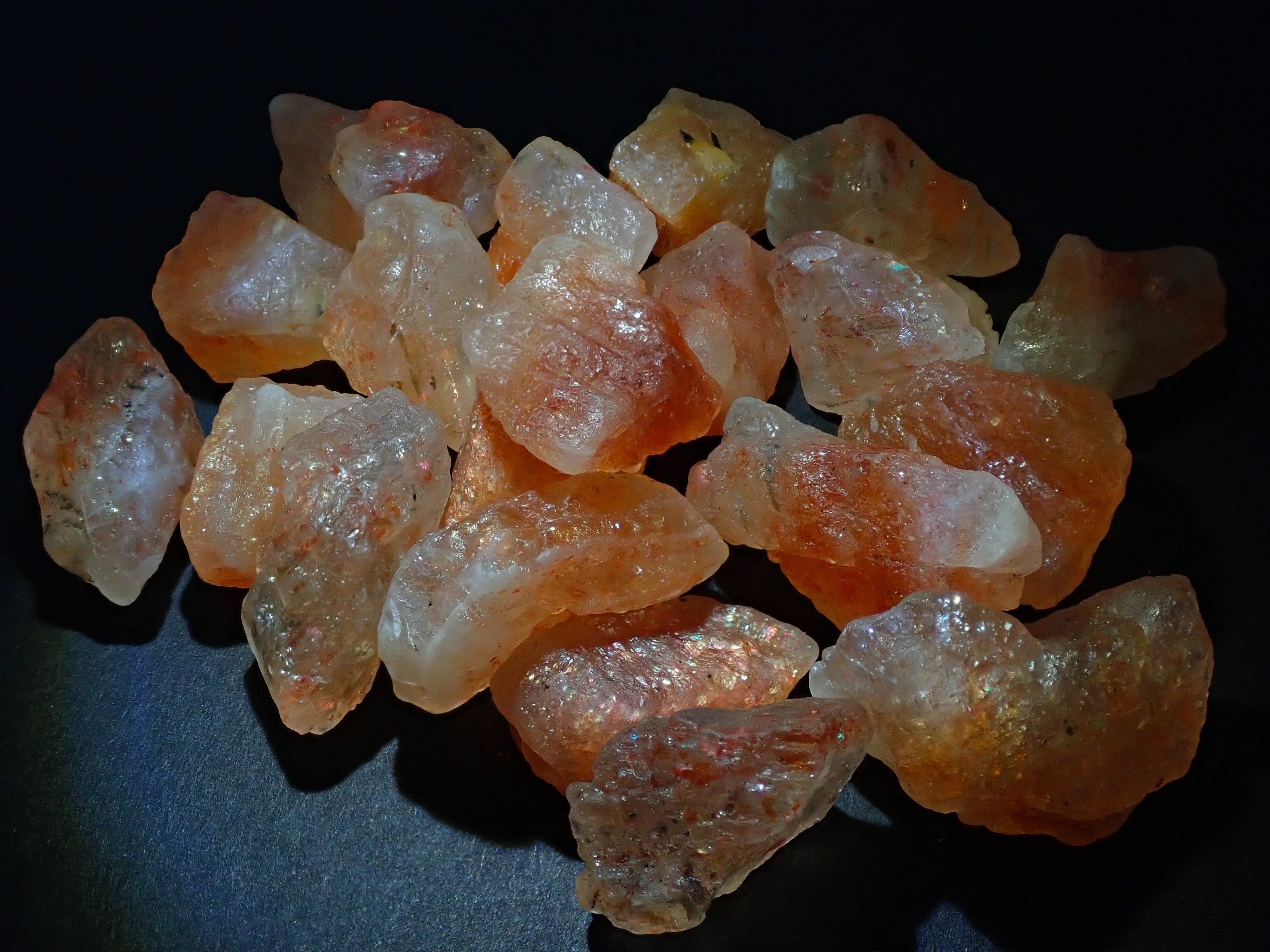 讓我們試試寶石拋光「DIY原石拋光套裝」(中級用戶:Illusion Sunstone)