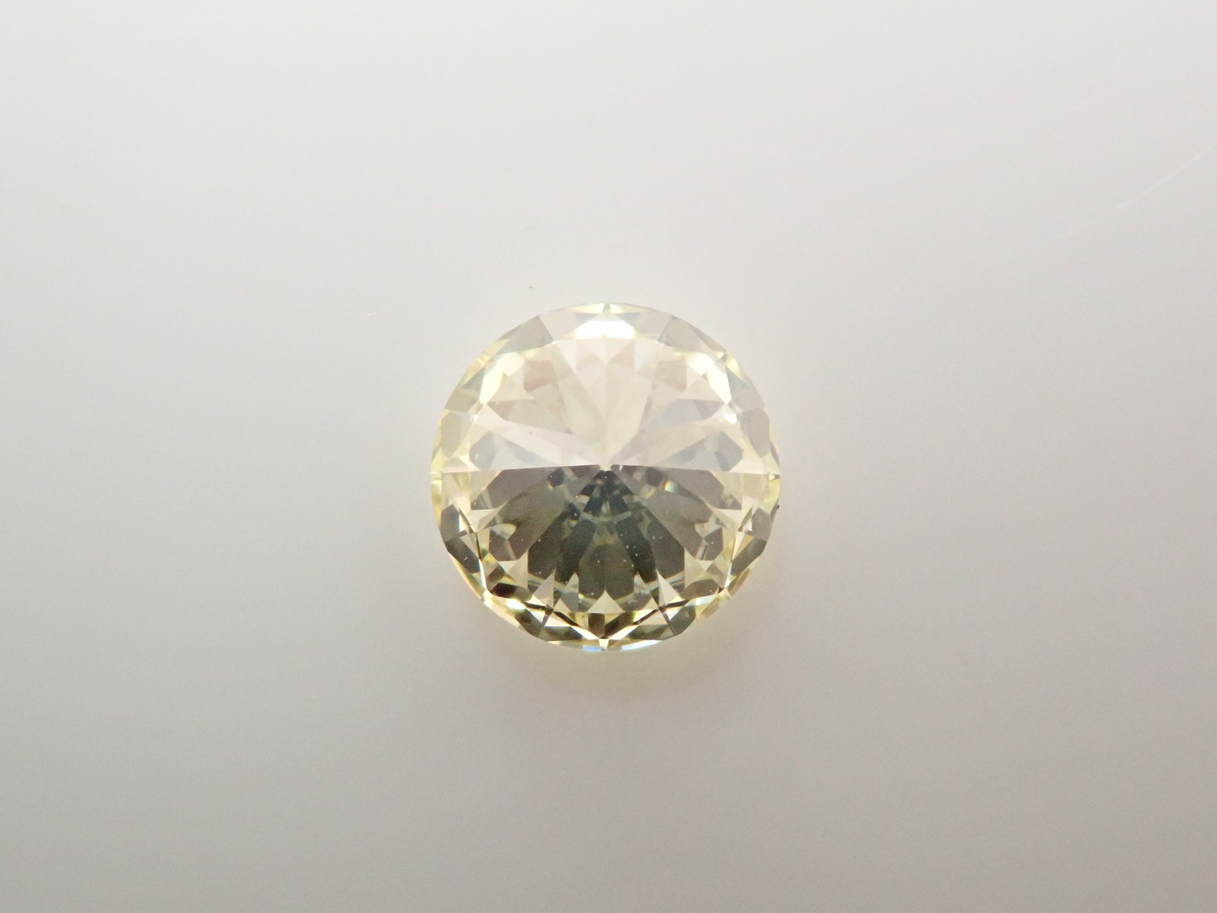 イエローダイヤモンド 0.390ctルース(UNDER S(LIGHT YELLOW), VVS1, 3Excellent H&C)