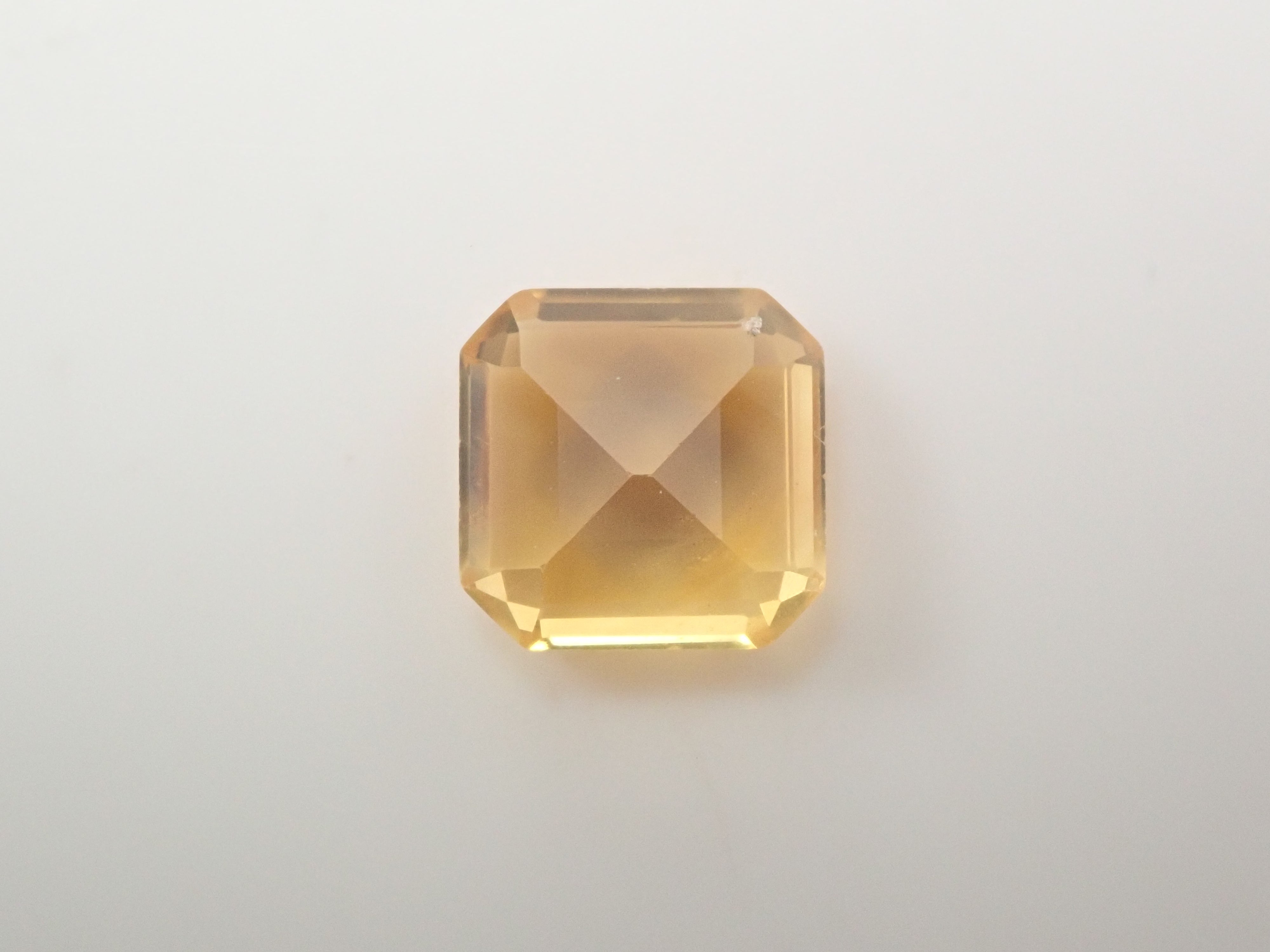 中国・貴州省産バライト 1.836ctルース