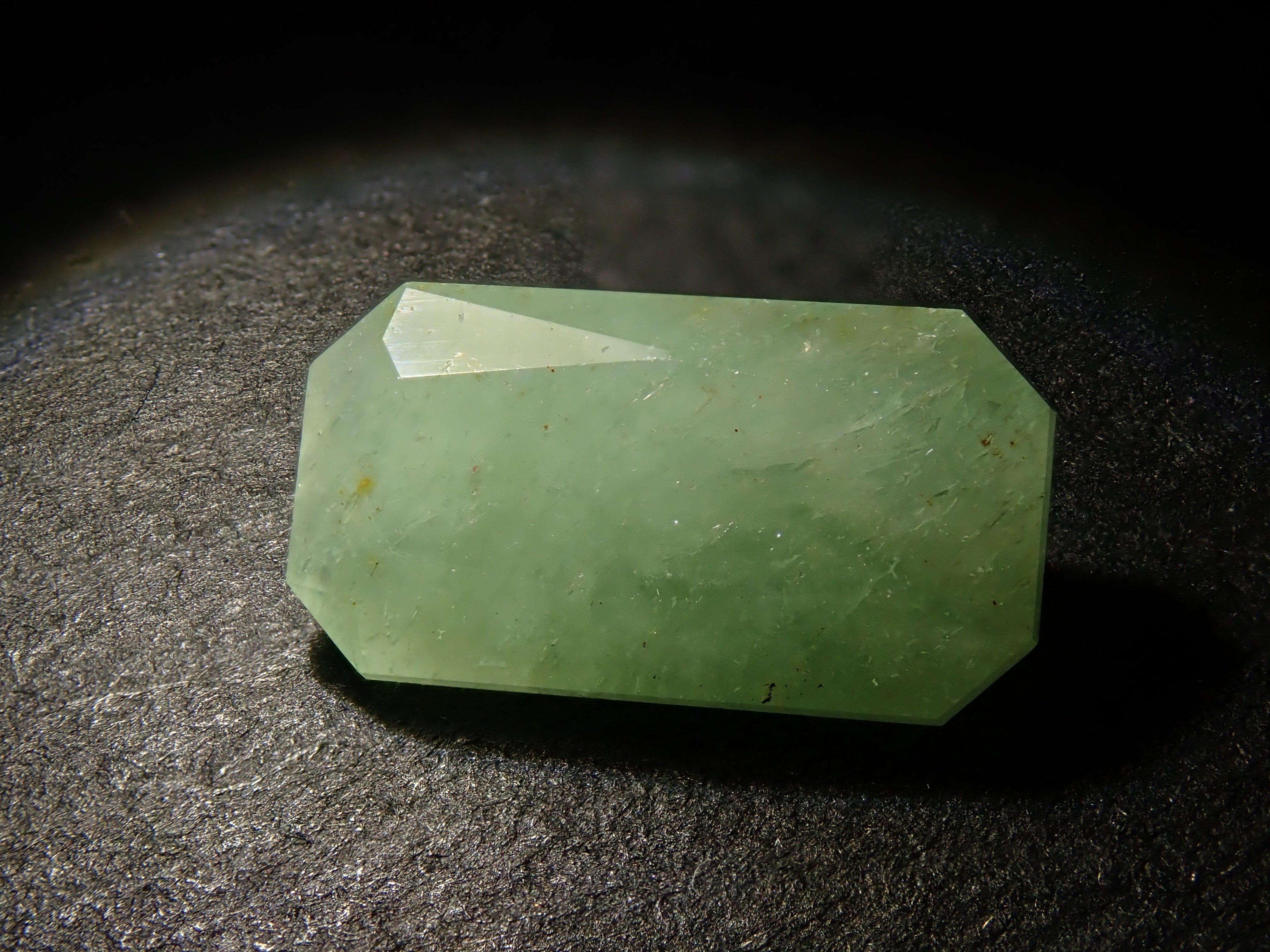 【12562567掲載】ボリビア産フォスフォフィライト 1.806ctルース