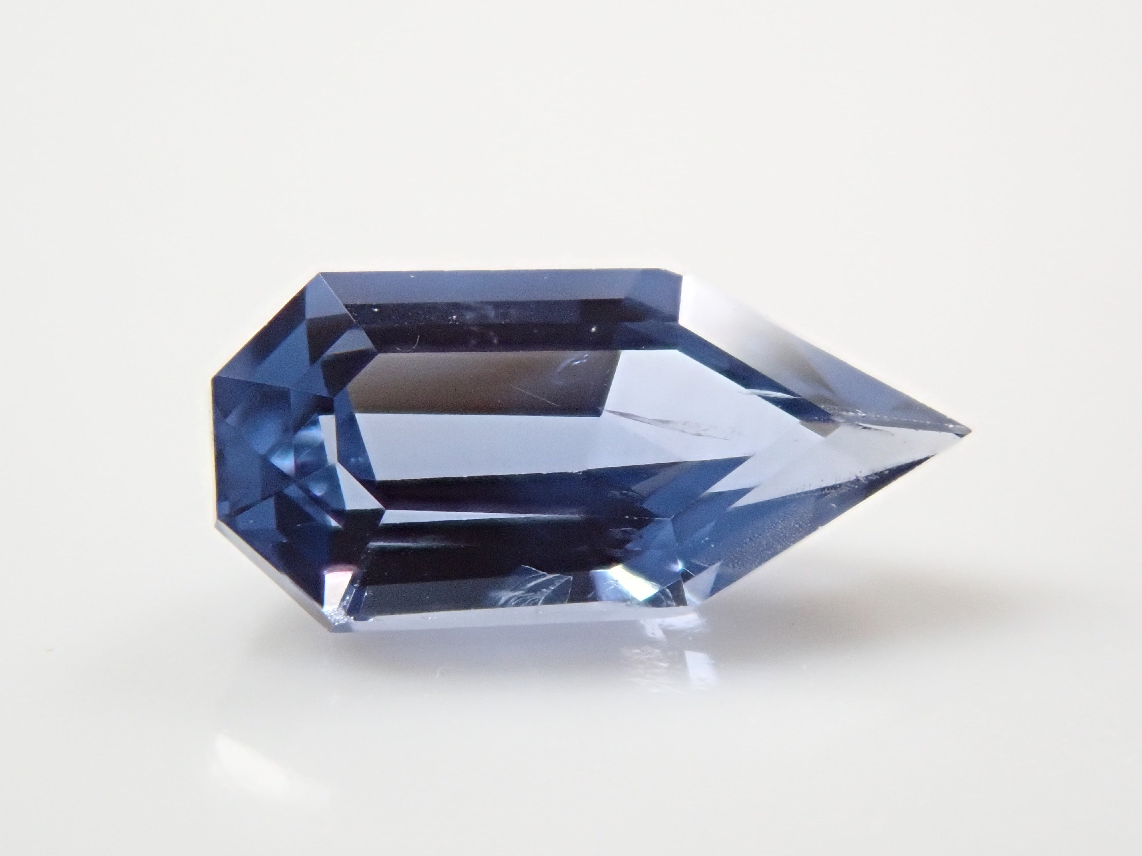 非加熱コバルトスピネル(コバルトブルースピネル) 0.740ctルース(シールドカット) GIA