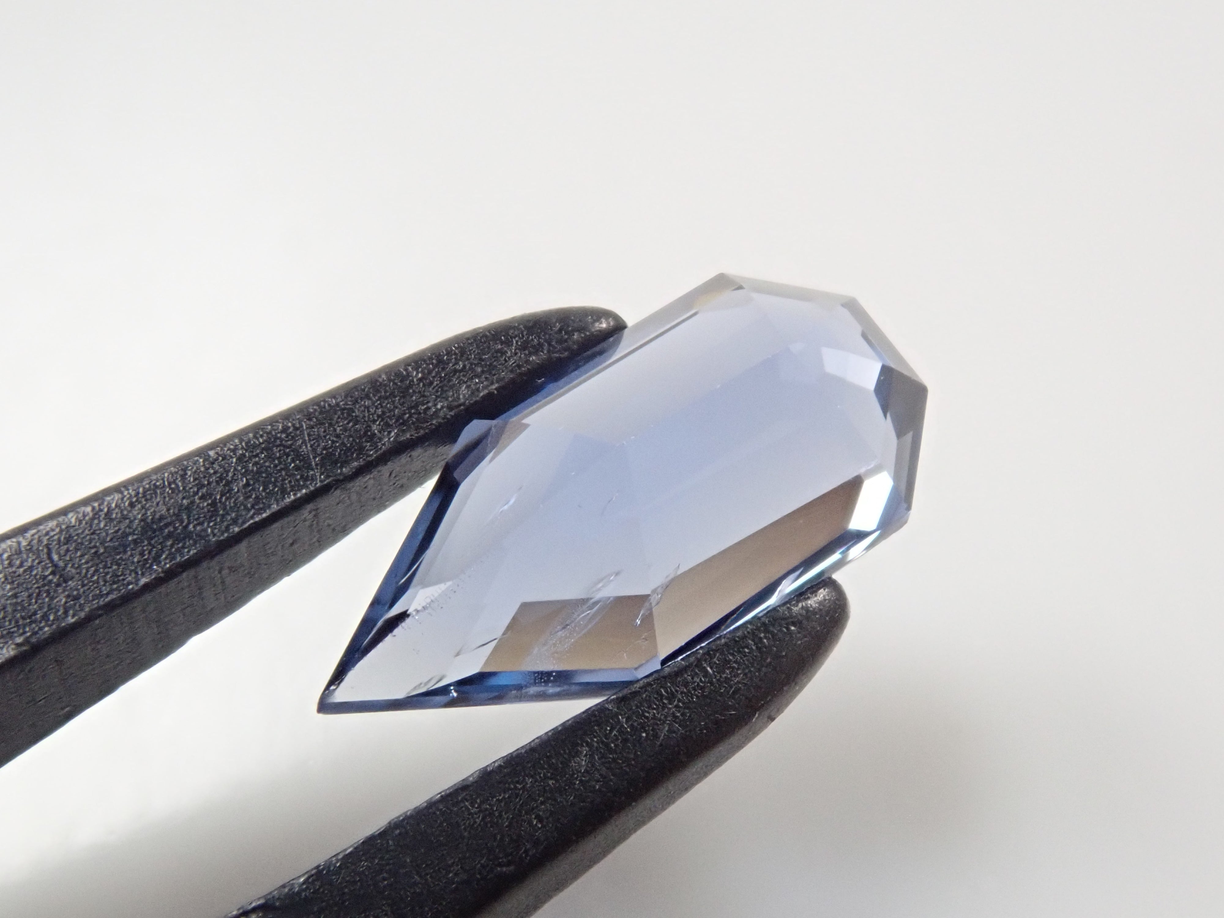 非加熱コバルトスピネル(コバルトブルースピネル) 0.740ctルース(シールドカット) GIA