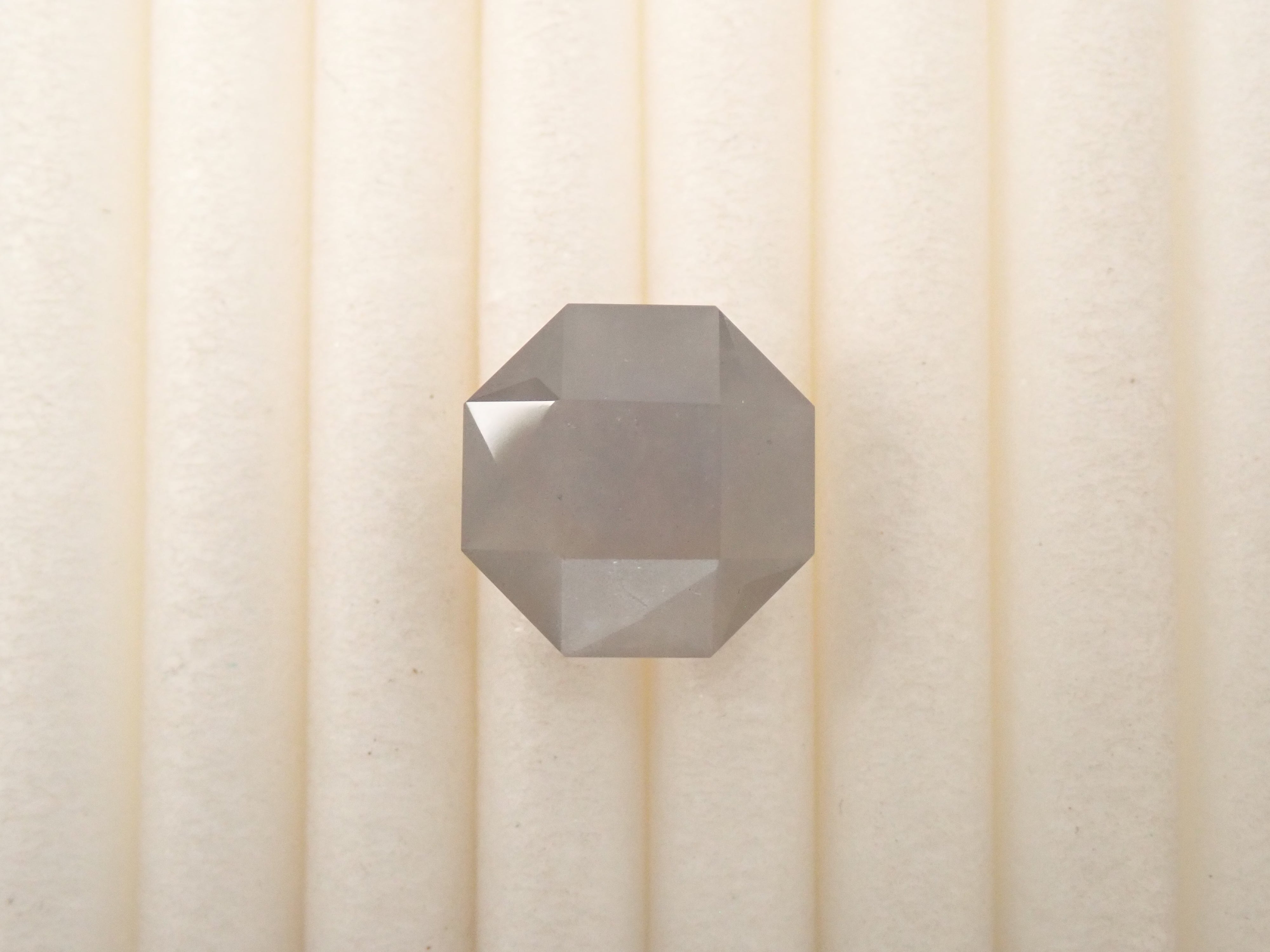 【12562104掲載】ブラックムーンストーン 1.871ctルース