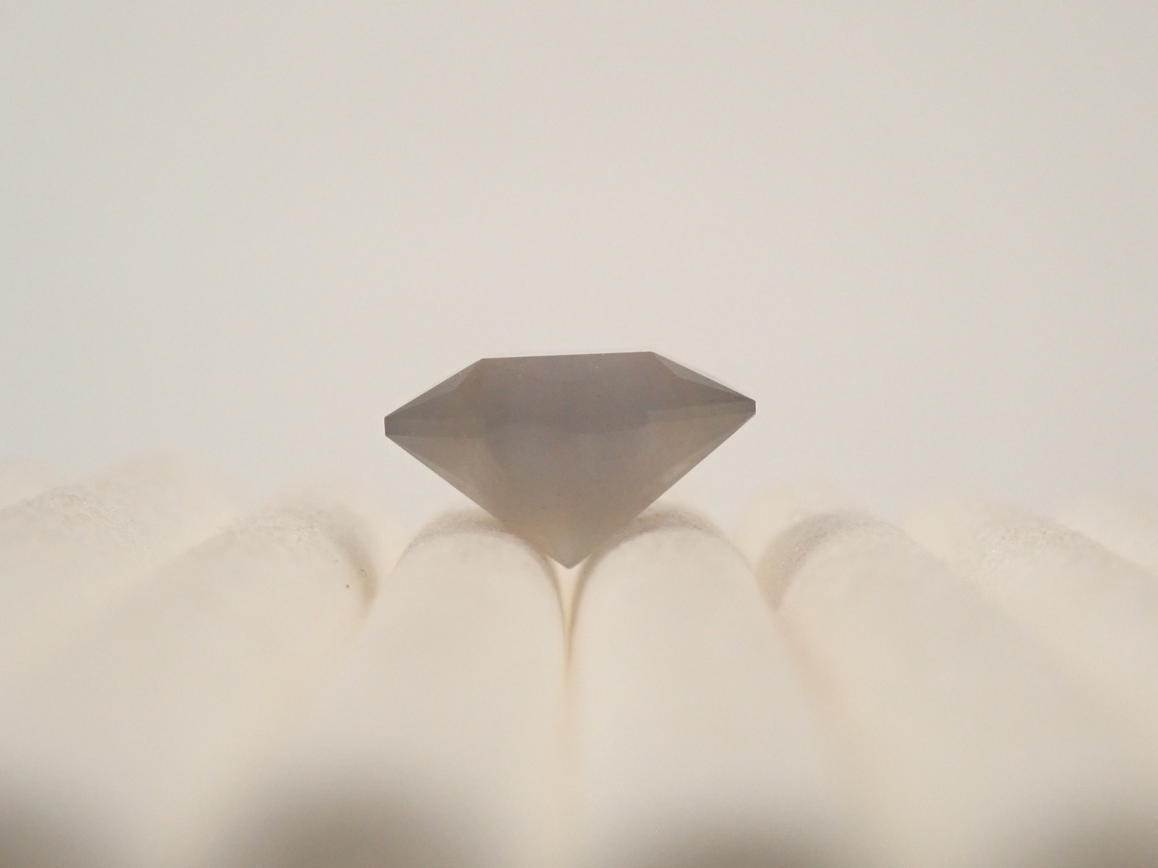 【12562104掲載】ブラックムーンストーン 1.871ctルース