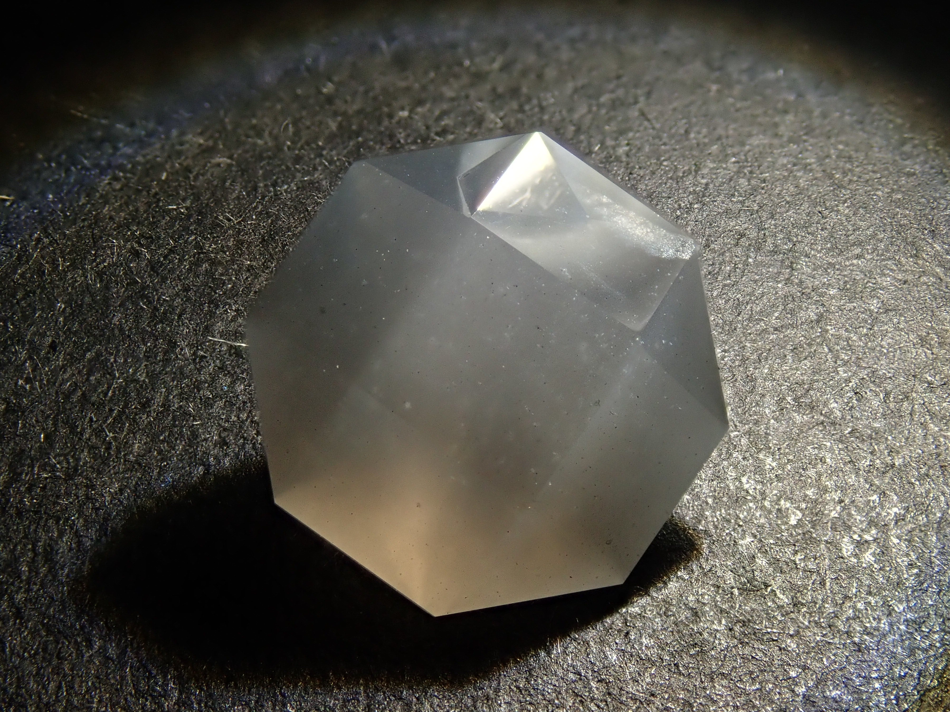 【12562104掲載】ブラックムーンストーン 1.871ctルース