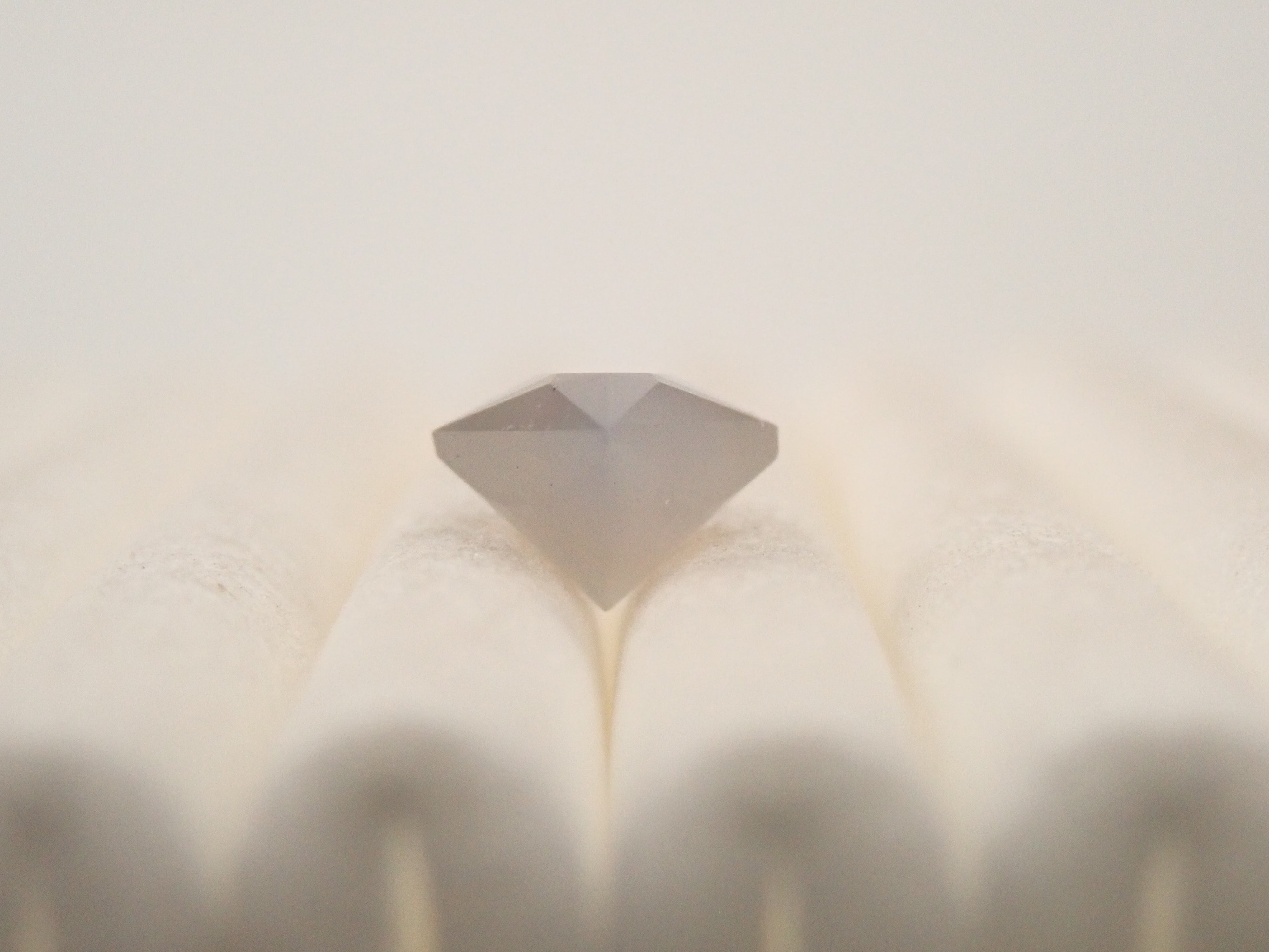 【12562105掲載】ブラックムーンストーン 0.609ctルース