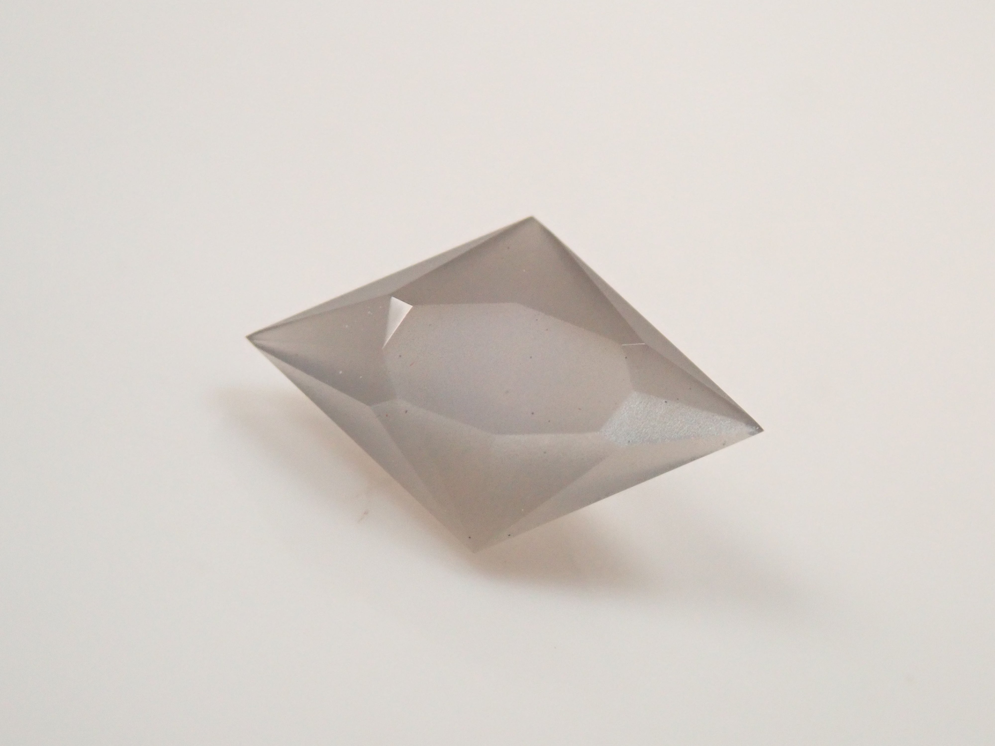 【12562105掲載】ブラックムーンストーン 0.609ctルース