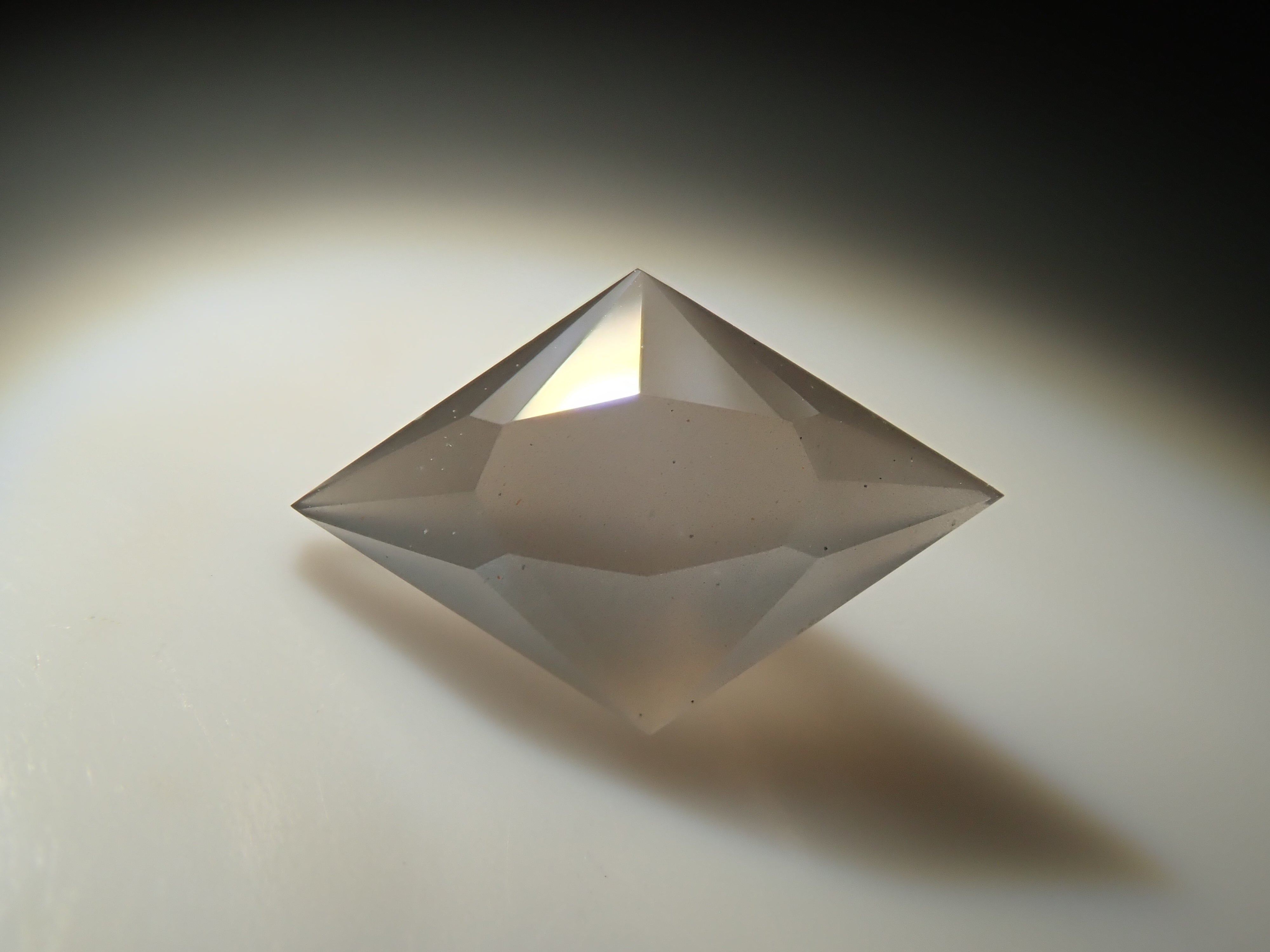 【12562105掲載】ブラックムーンストーン 0.609ctルース