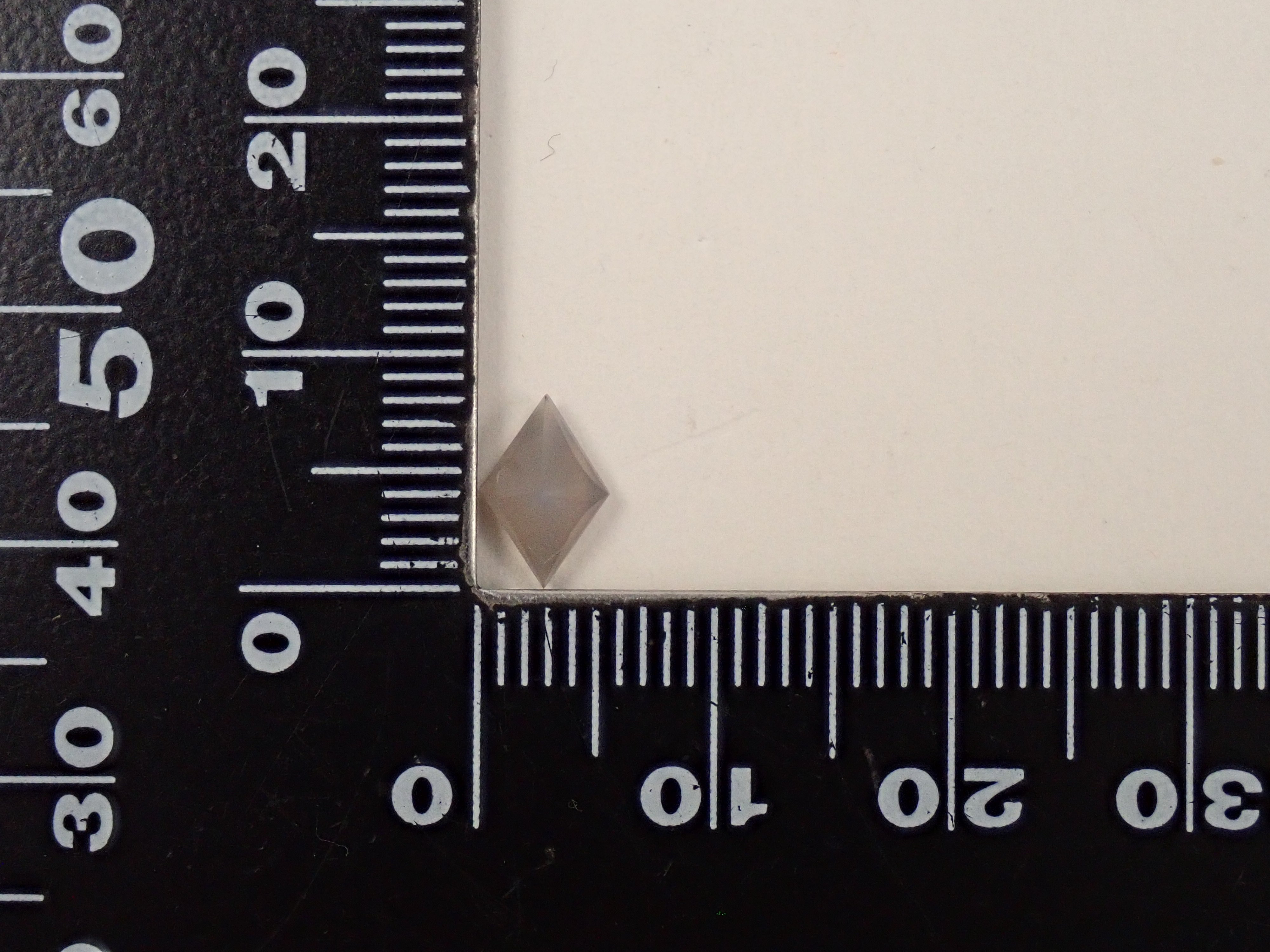 【12562105掲載】ブラックムーンストーン 0.609ctルース