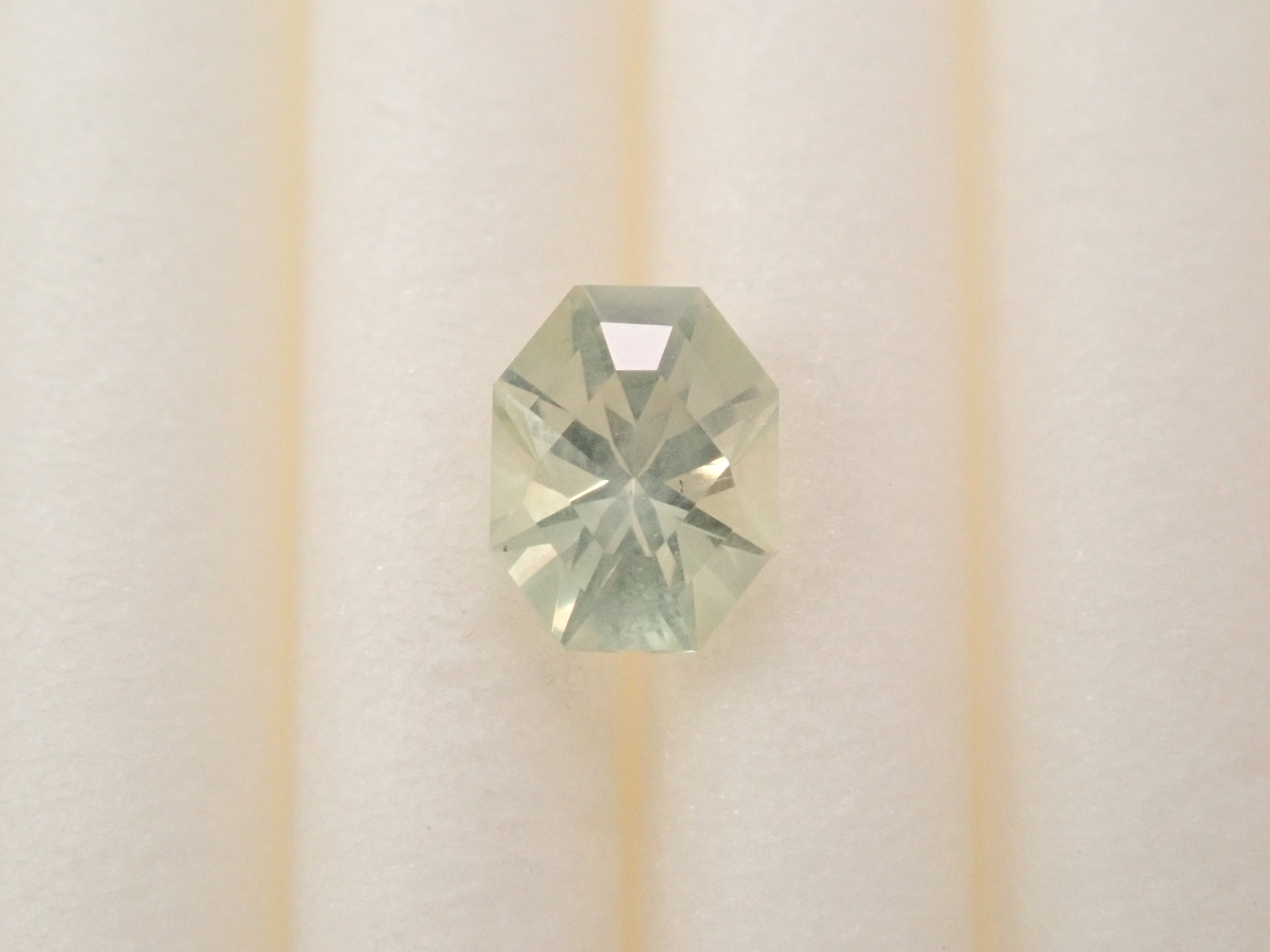 【12552988掲載】タンザニア産イエローサファイア 0.281ctルース