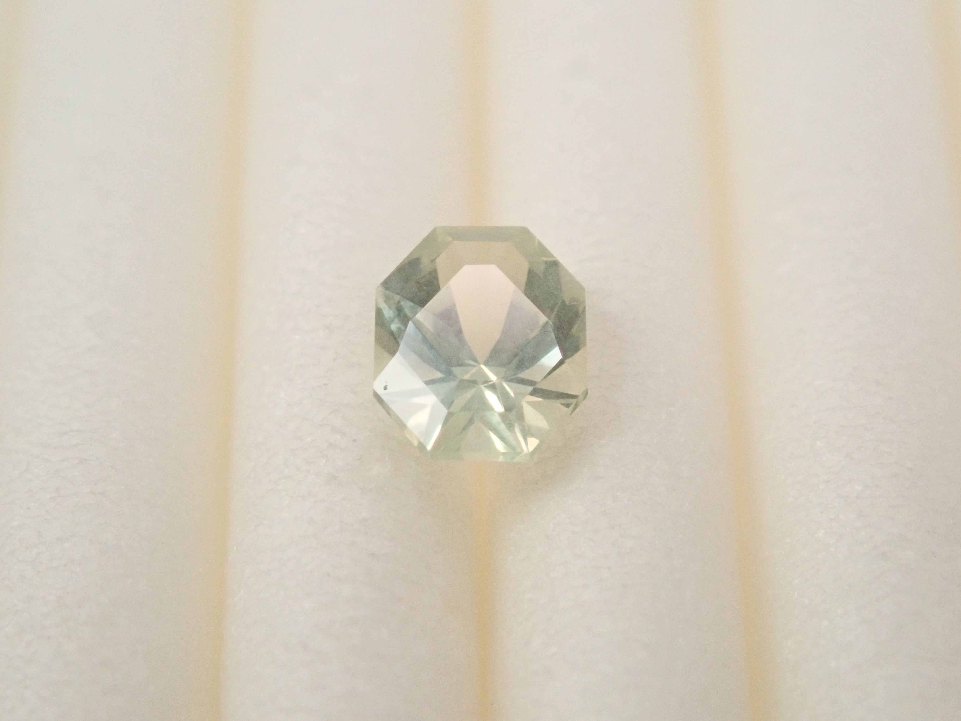 【12552988掲載】タンザニア産イエローサファイア 0.281ctルース