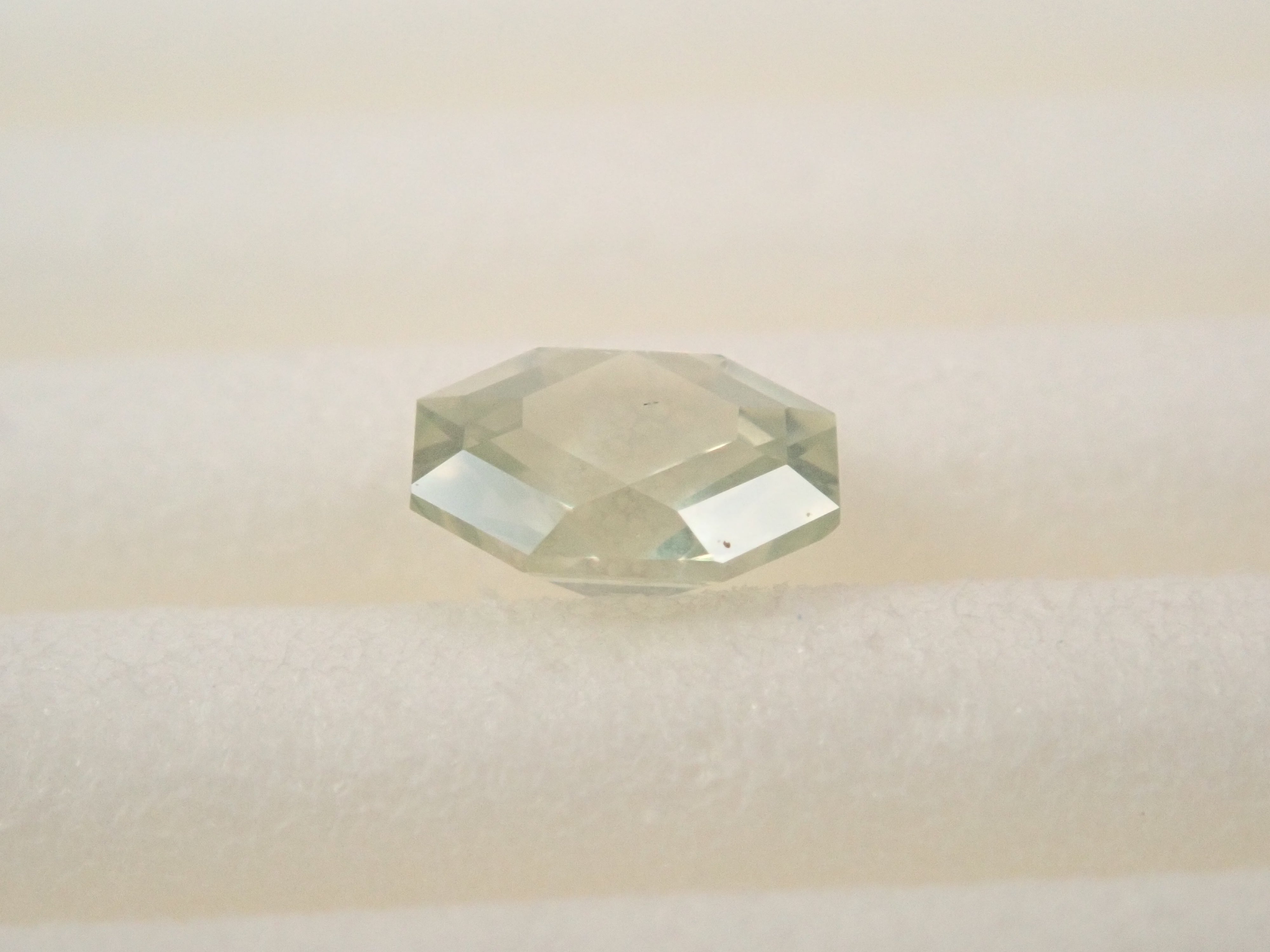 【12552988掲載】タンザニア産イエローサファイア 0.281ctルース