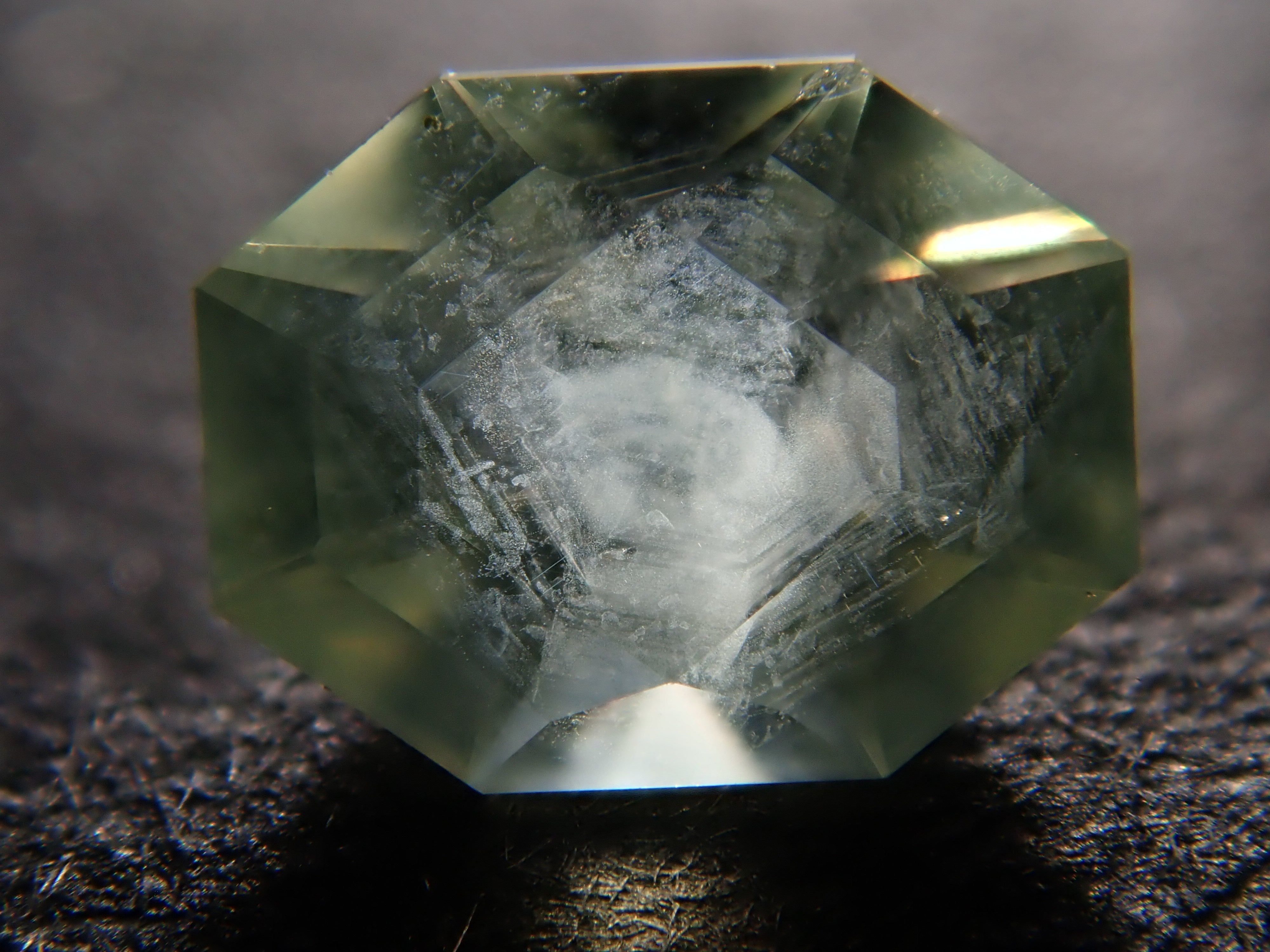 【12552988掲載】タンザニア産イエローサファイア 0.281ctルース