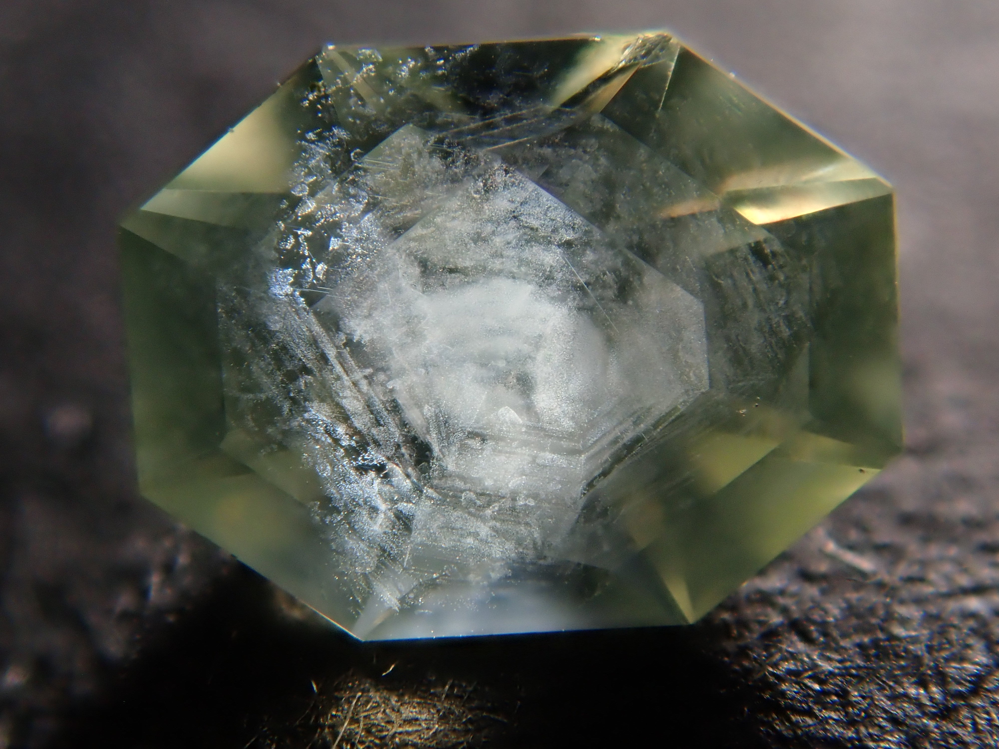 【12552988掲載】タンザニア産イエローサファイア 0.281ctルース