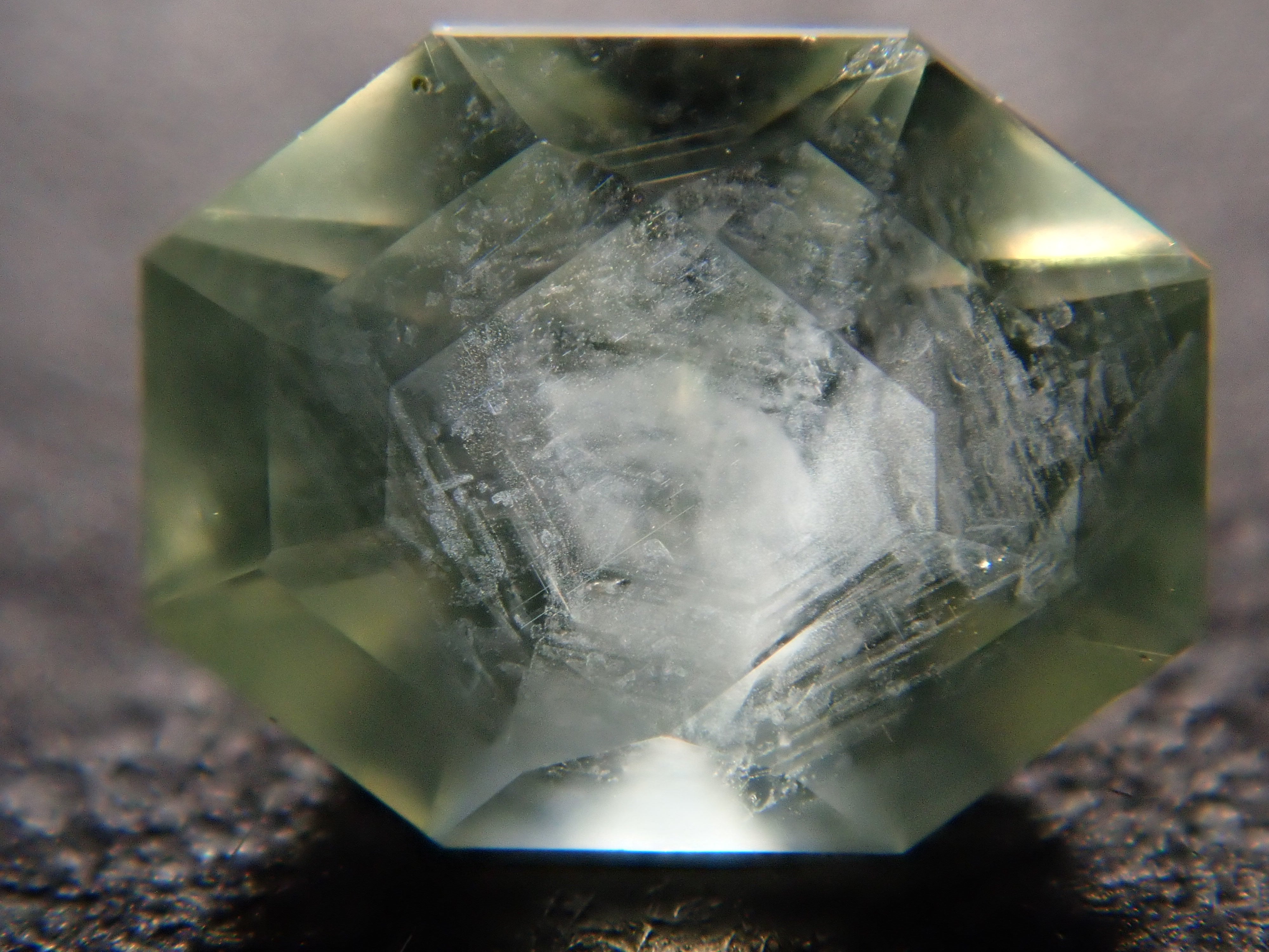 【12552988掲載】タンザニア産イエローサファイア 0.281ctルース