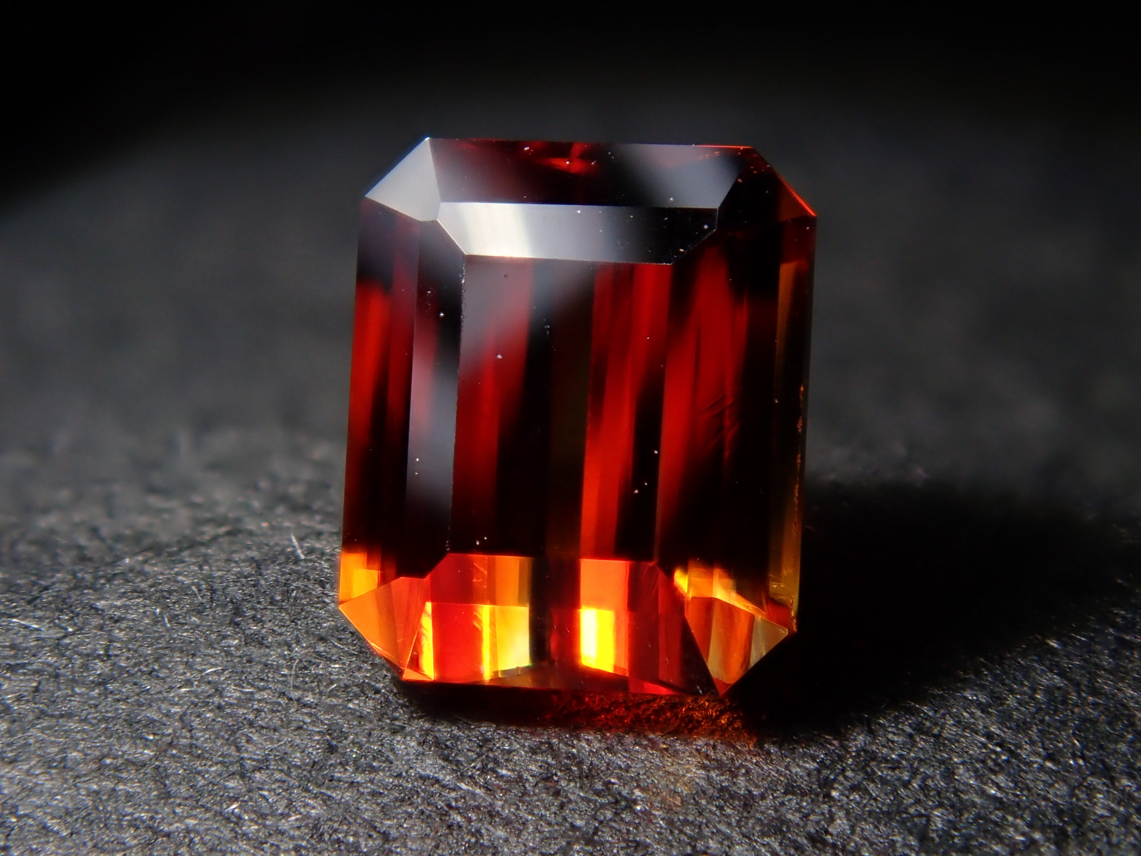 【12562588掲載】キャシテライト 0.868ctルース