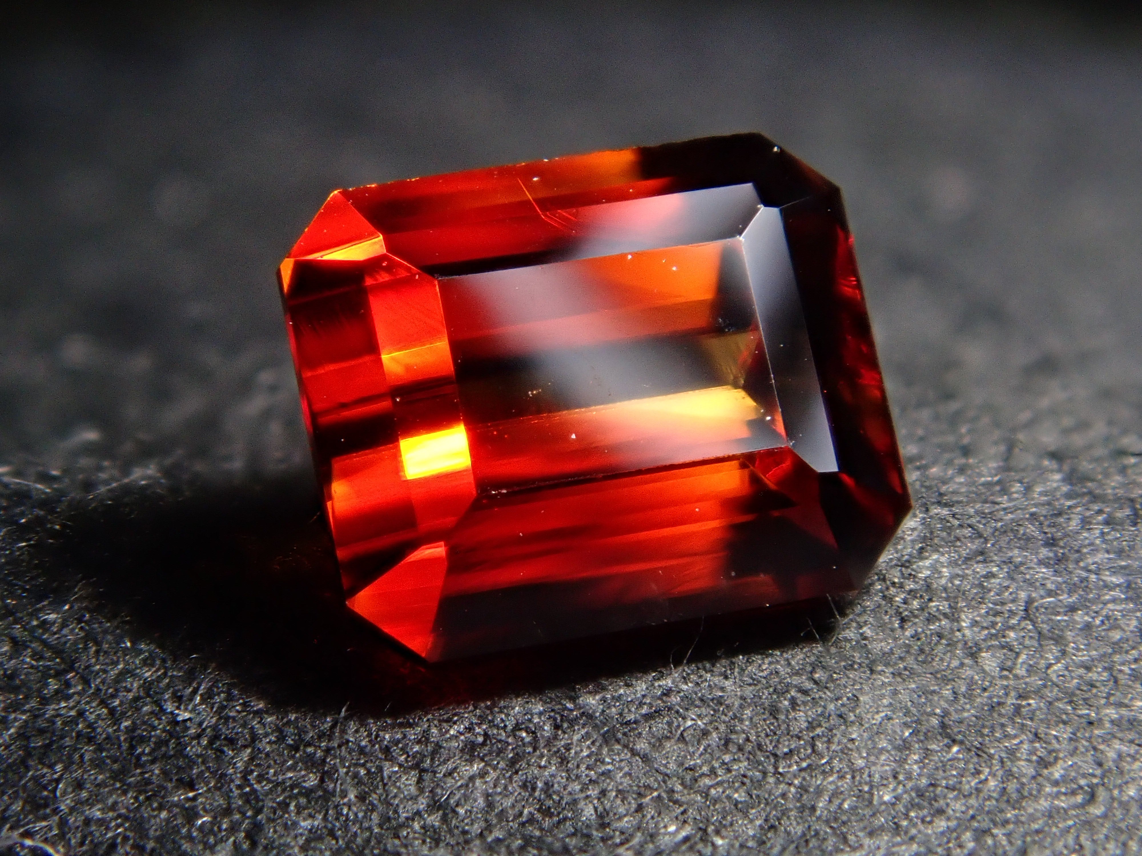 【12562588掲載】キャシテライト 0.868ctルース