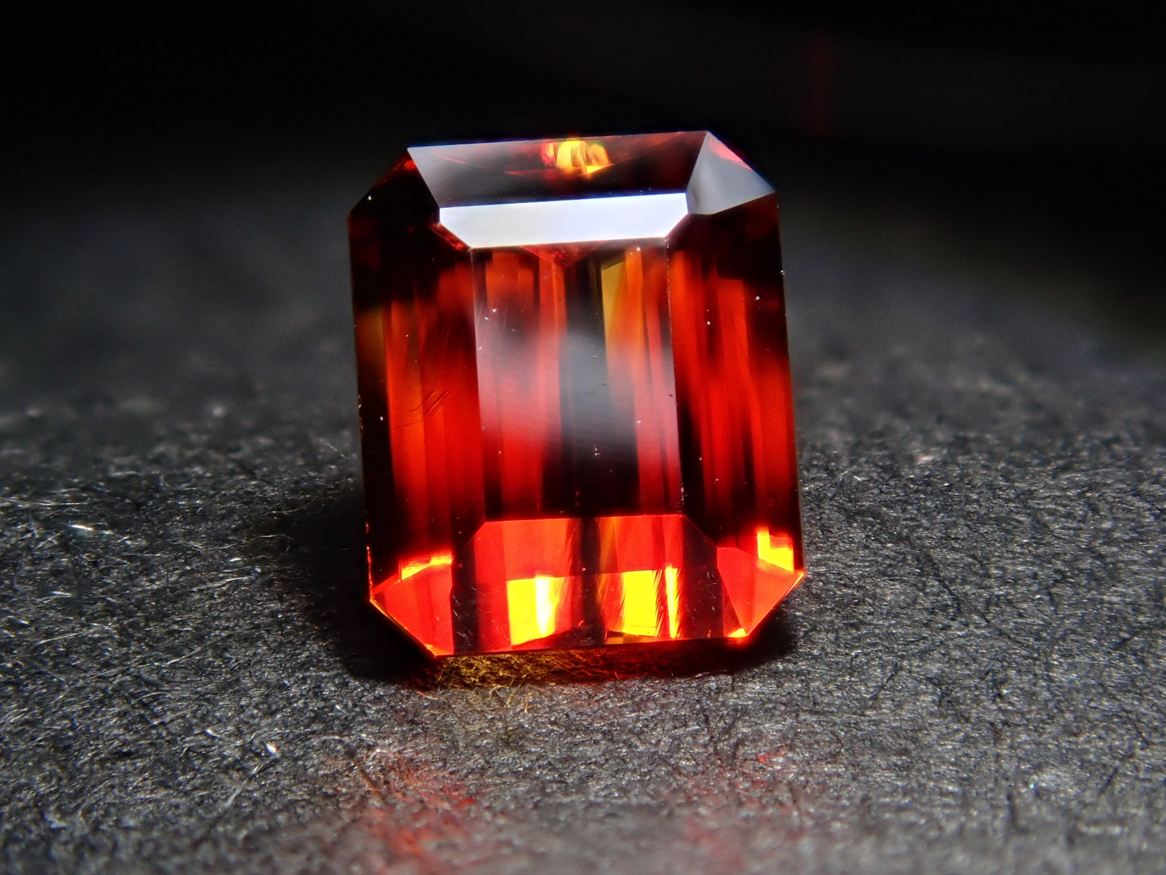 【12562588掲載】キャシテライト 0.868ctルース