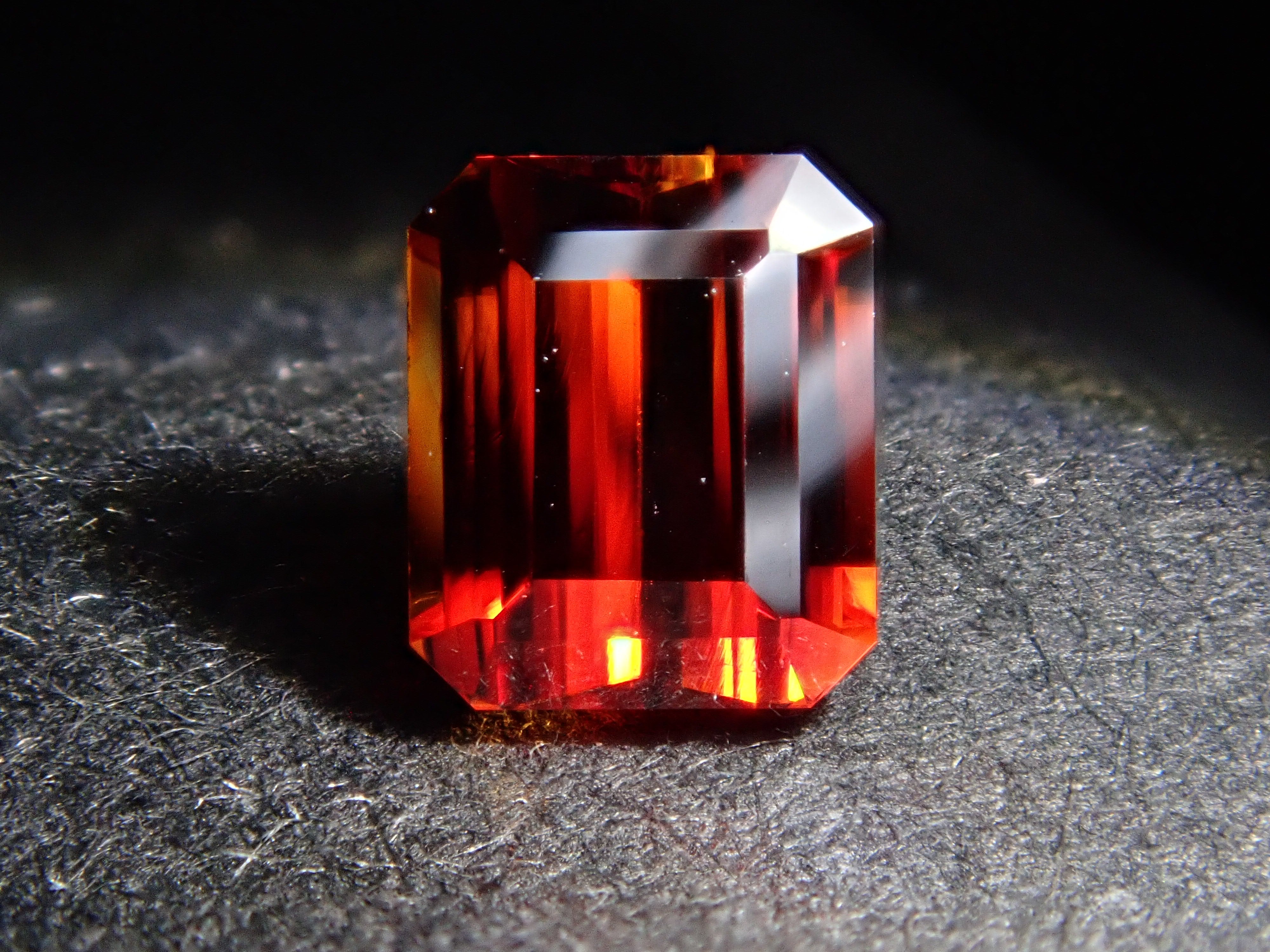 【12562588掲載】キャシテライト 0.868ctルース