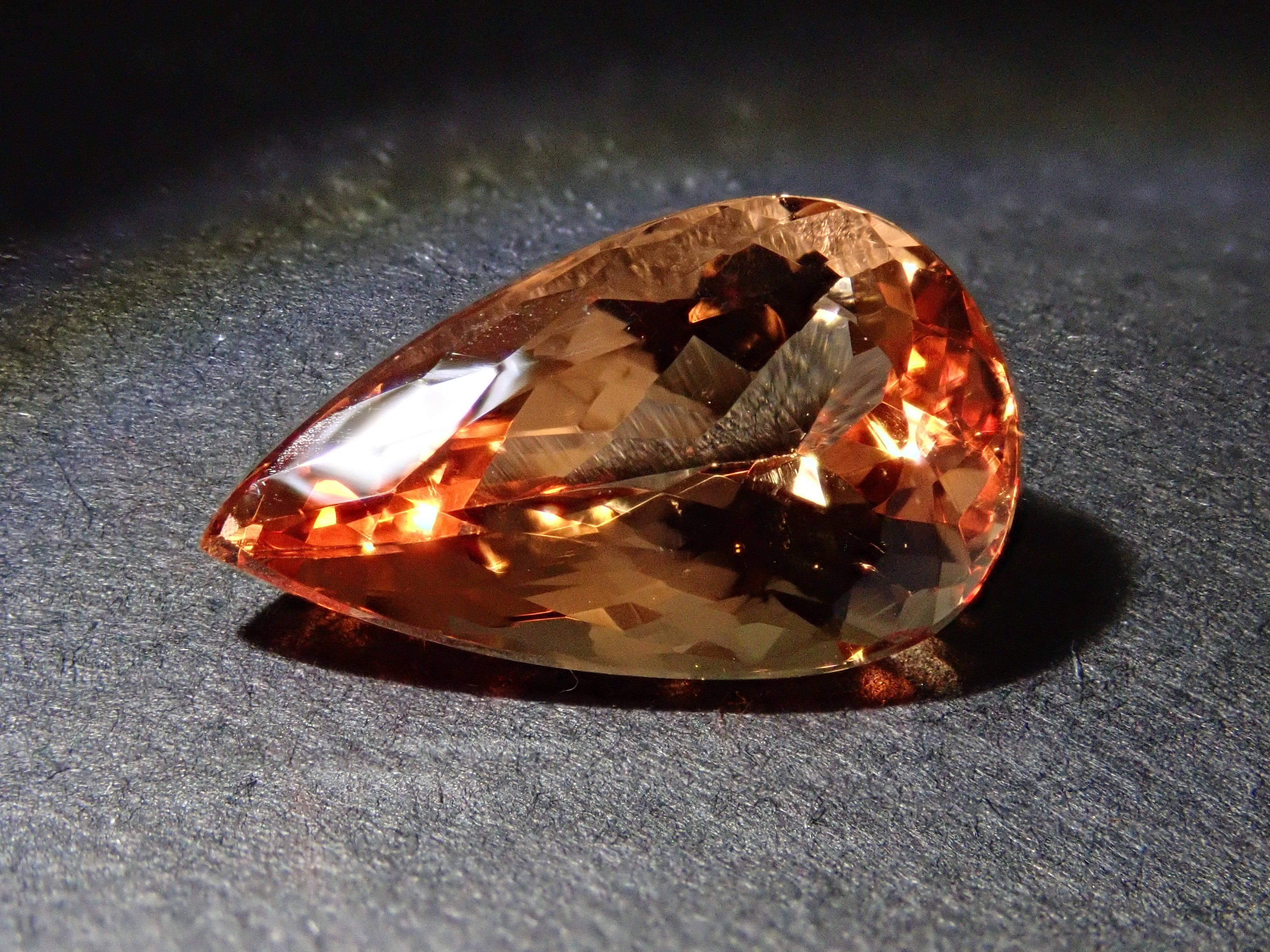 【12562595掲載】ブラジル産インペリアルトパーズ 3.999ctルース