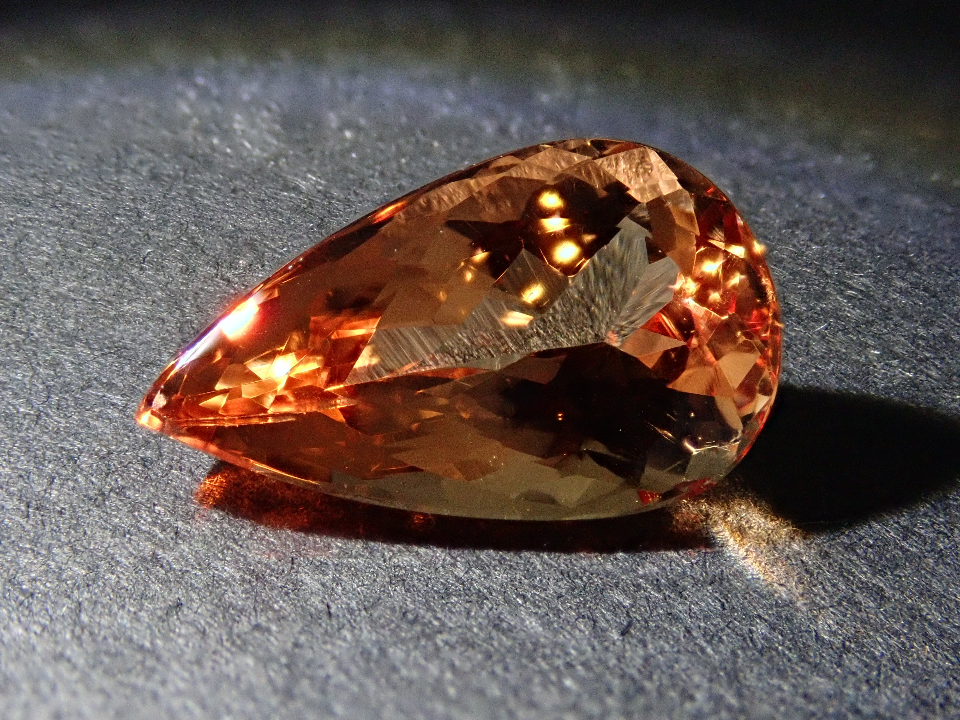 【12562595掲載】ブラジル産インペリアルトパーズ 3.999ctルース