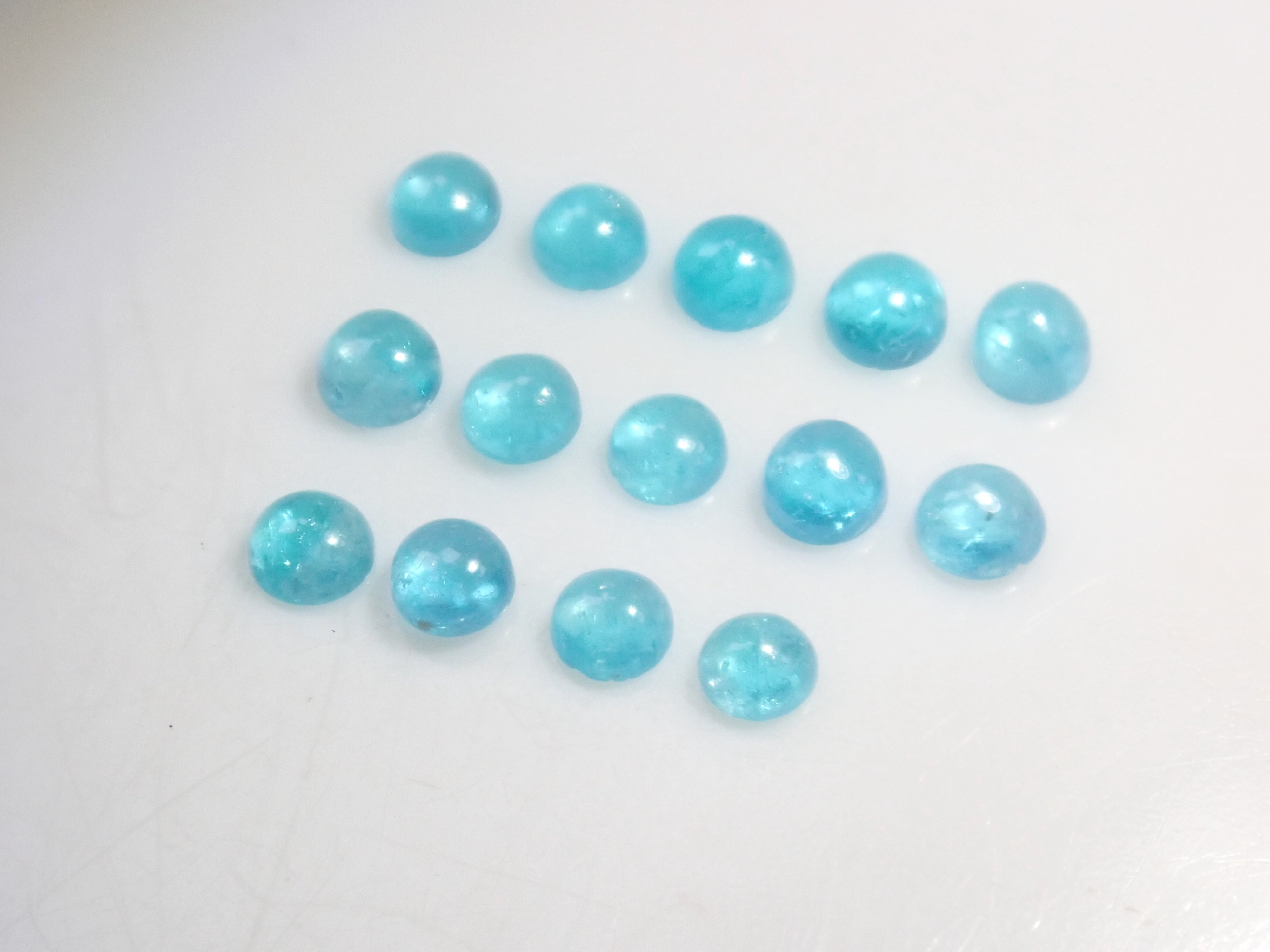 巴西帕拉伊巴碧璽(凸面切割,約2.2毫米)1顆裸石(多件購買可享折扣)