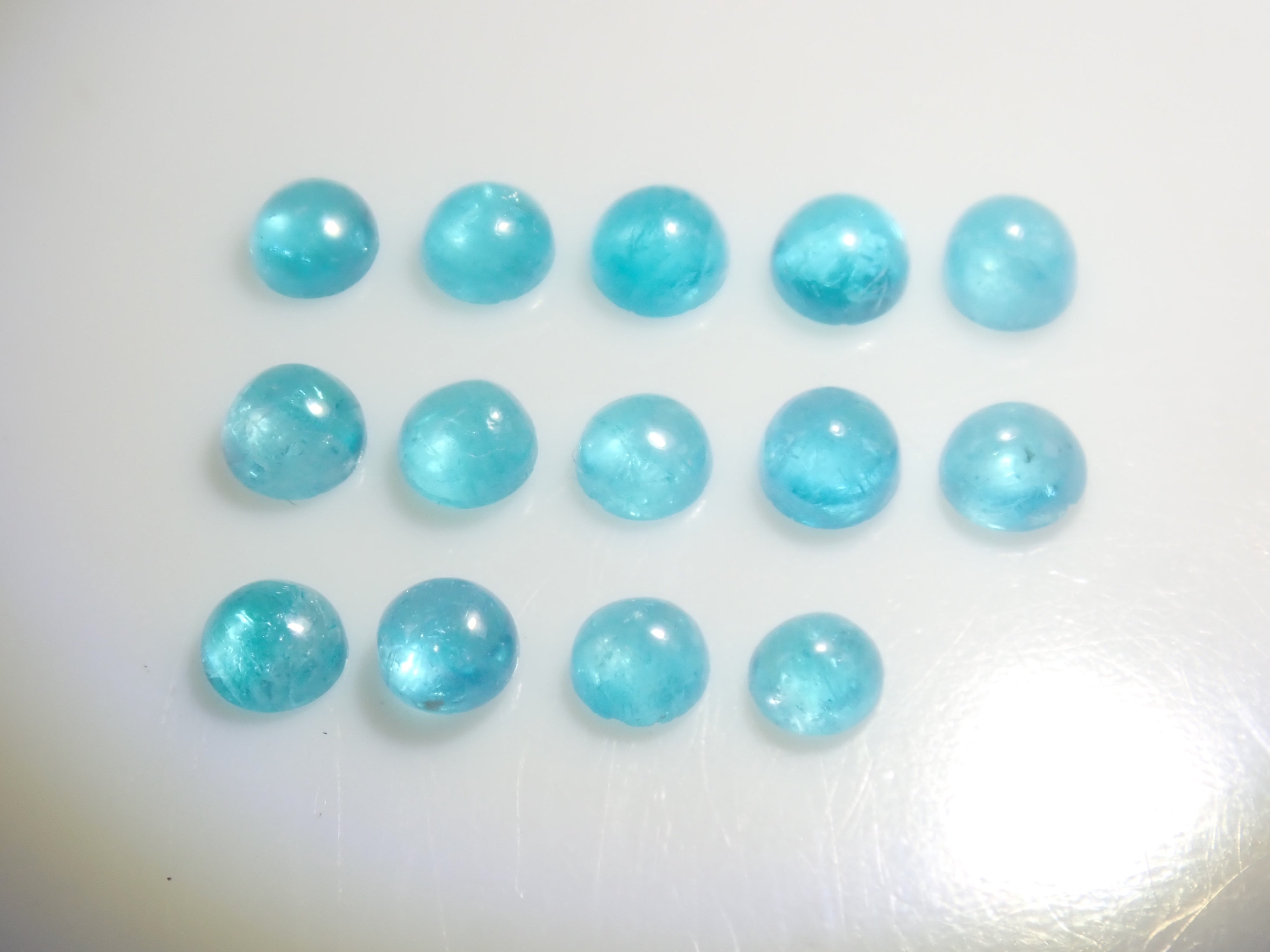 巴西帕拉伊巴碧璽(凸面切割,約2.2毫米)1顆裸石(多件購買可享折扣)