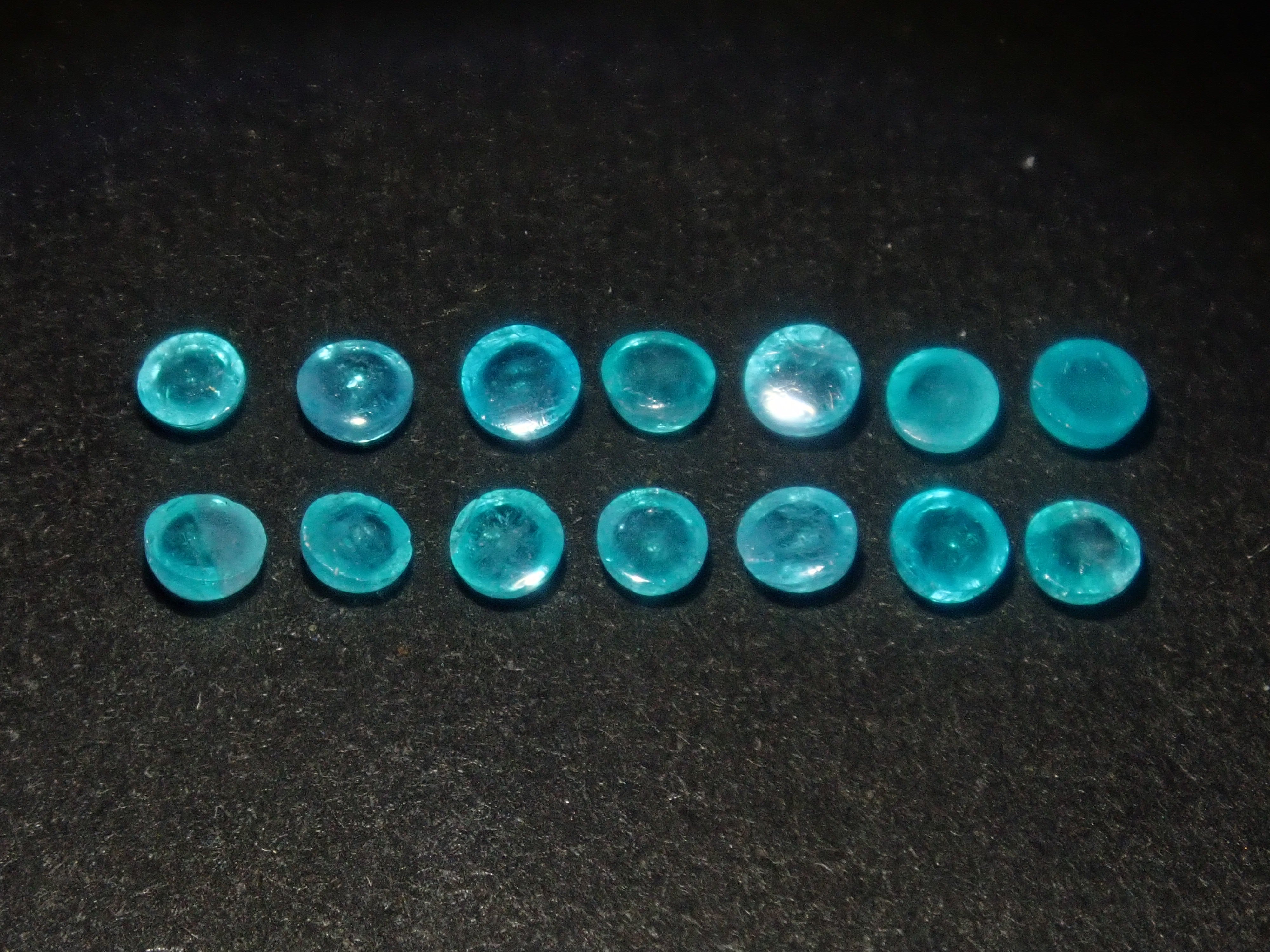 巴西帕拉伊巴碧璽(凸面切割,約2.2毫米)1顆裸石(多件購買可享折扣)